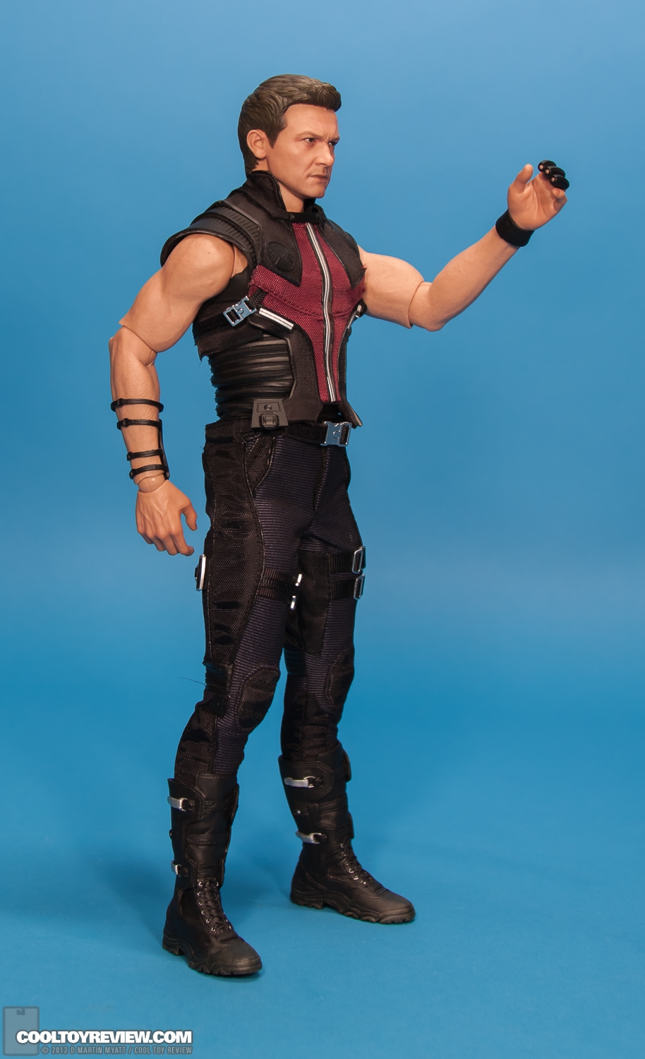 Hawkeye_Avengers_Jeremy_Renner_Hot_Toys-02.jpg