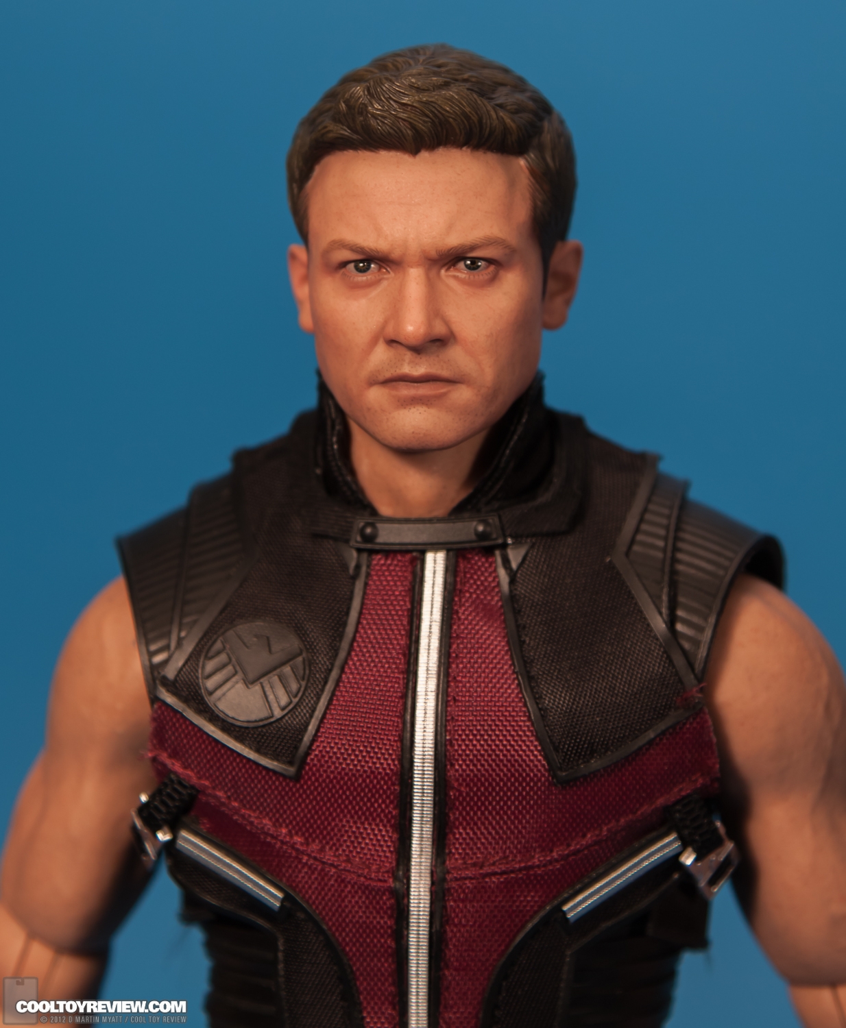 Hawkeye_Avengers_Jeremy_Renner_Hot_Toys-05.jpg
