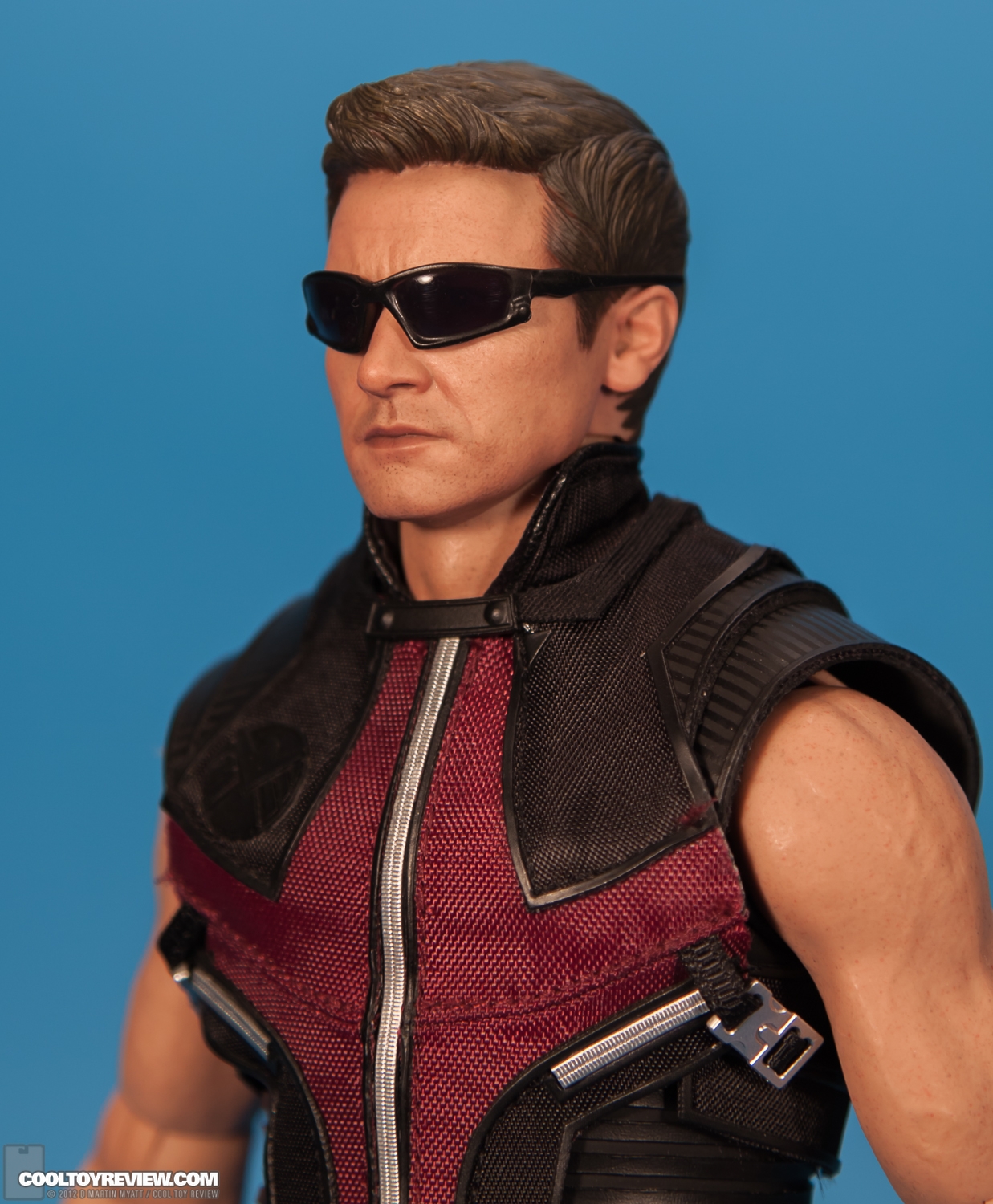 Hawkeye_Avengers_Jeremy_Renner_Hot_Toys-11.jpg