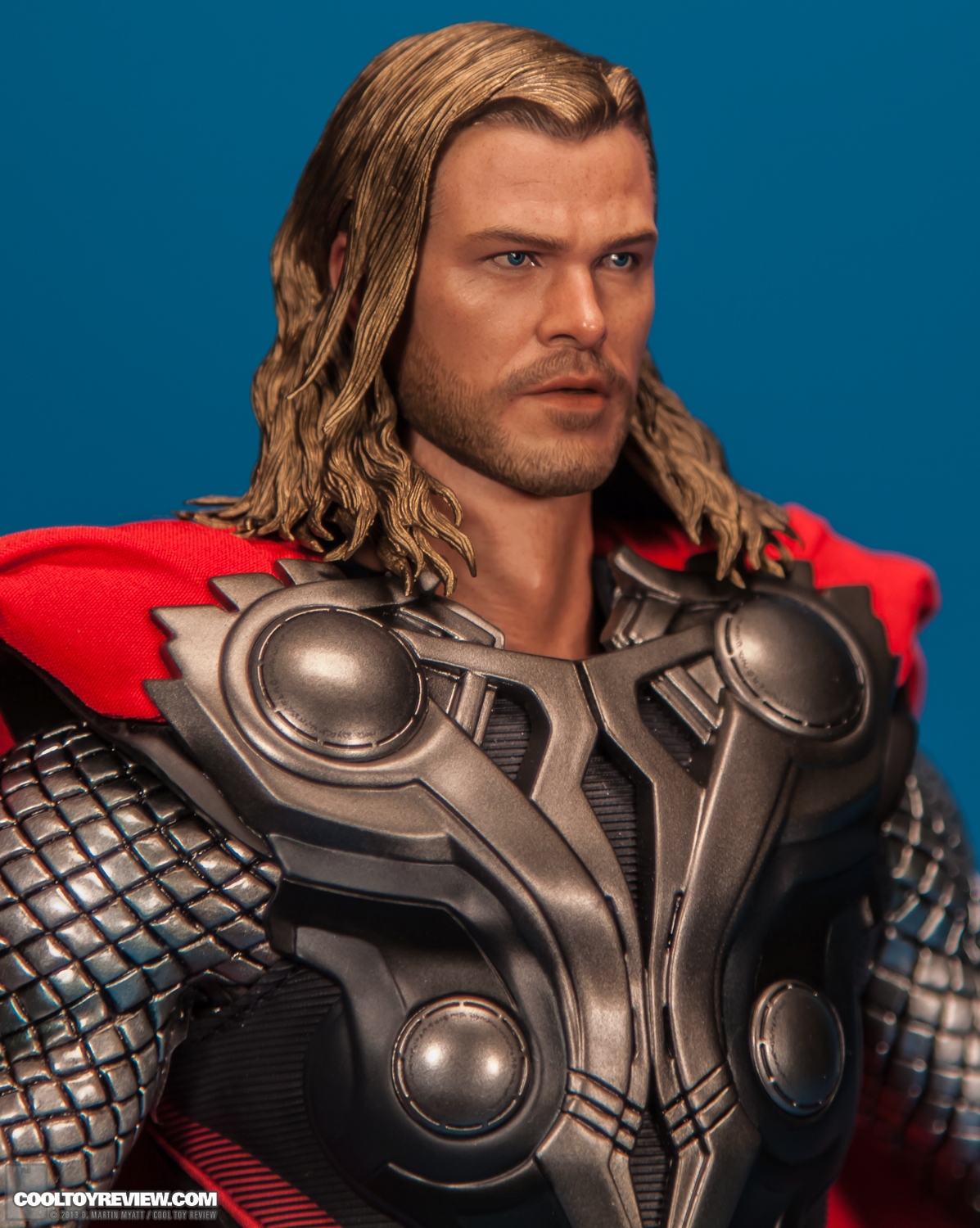 Hot_Toys_Thor_Avengers_Movie_Masterpiece_Series-14.jpg