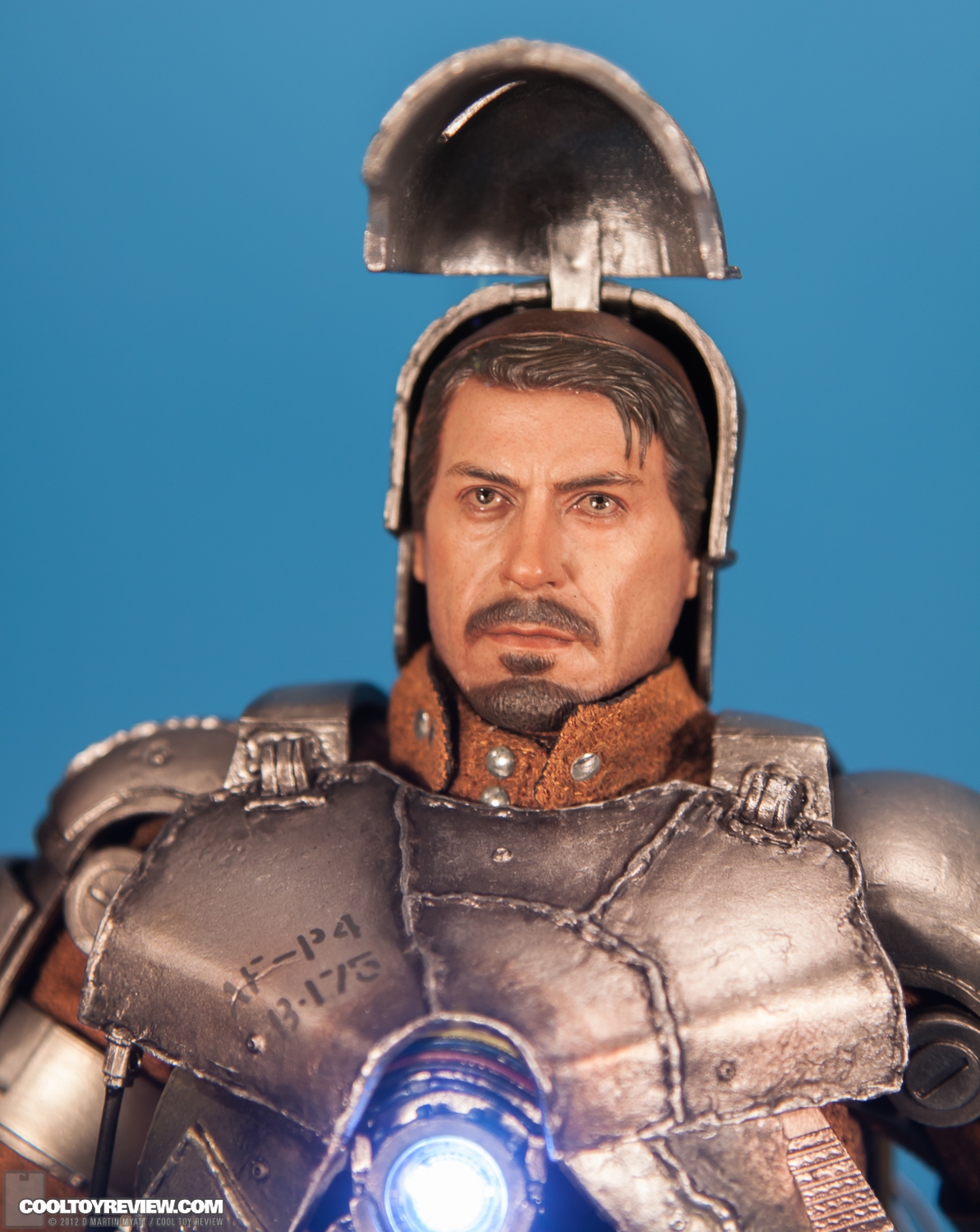 Iron_Man_Mark_I_MKI_Version_2_Hot_Toys-09.jpg