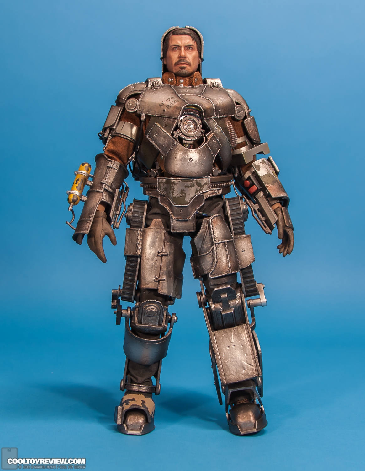 Iron_Man_Mark_I_MKI_Version_2_Hot_Toys-19.jpg
