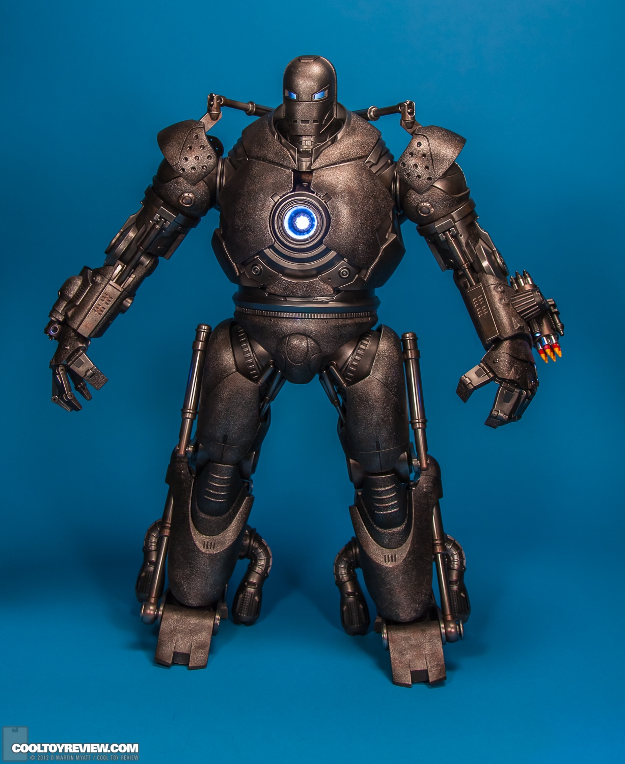 Iron_Monger_Hot_Toys_Iron_Man-01.jpg