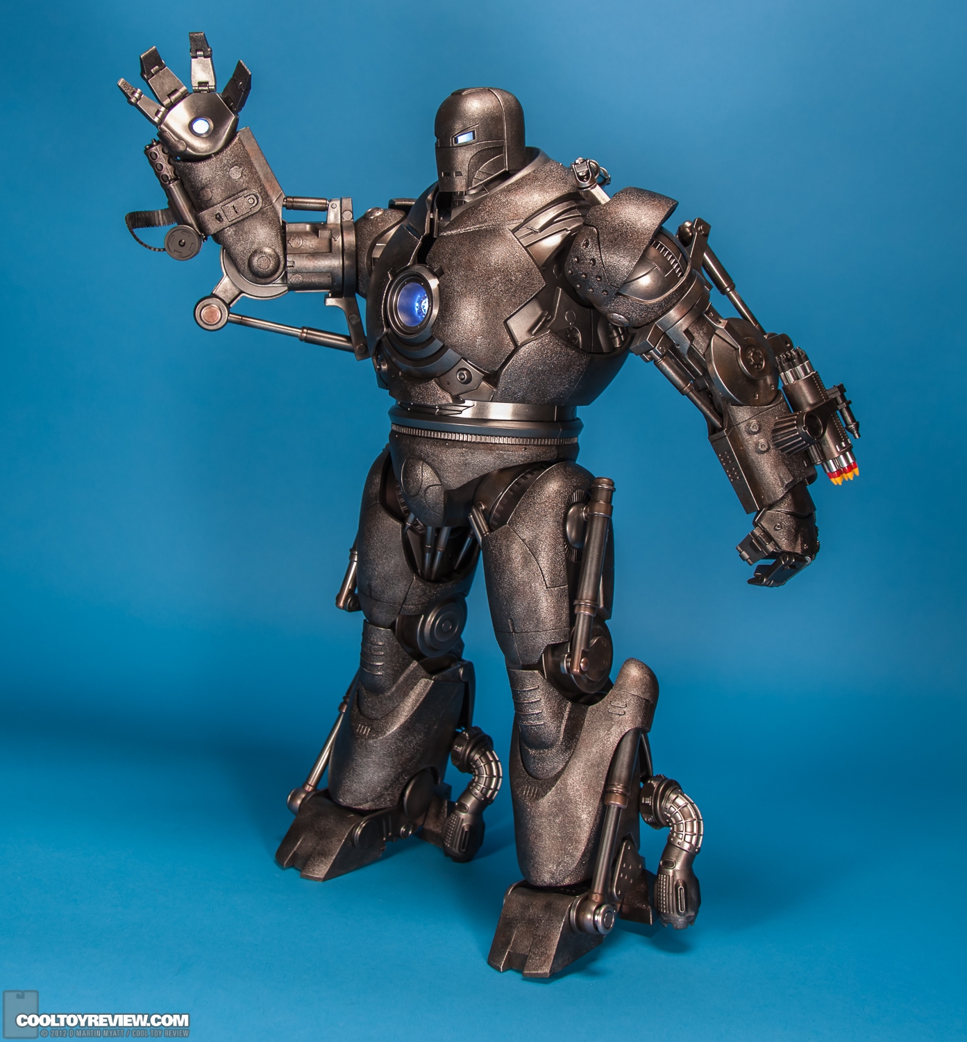 Iron_Monger_Hot_Toys_Iron_Man-03.jpg