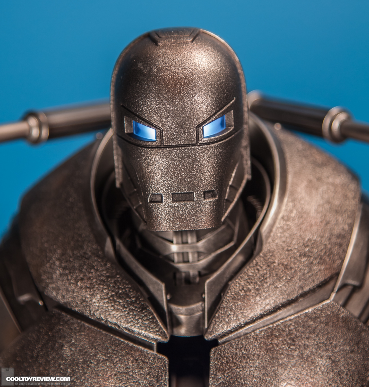 Iron_Monger_Hot_Toys_Iron_Man-05.jpg