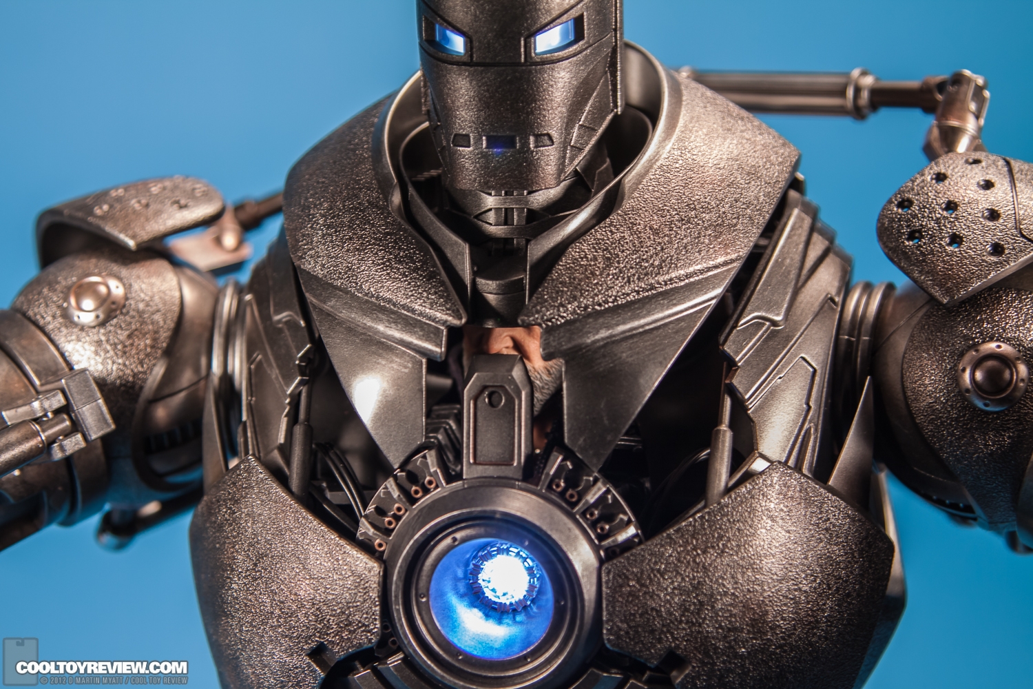 Iron_Monger_Hot_Toys_Iron_Man-28.jpg