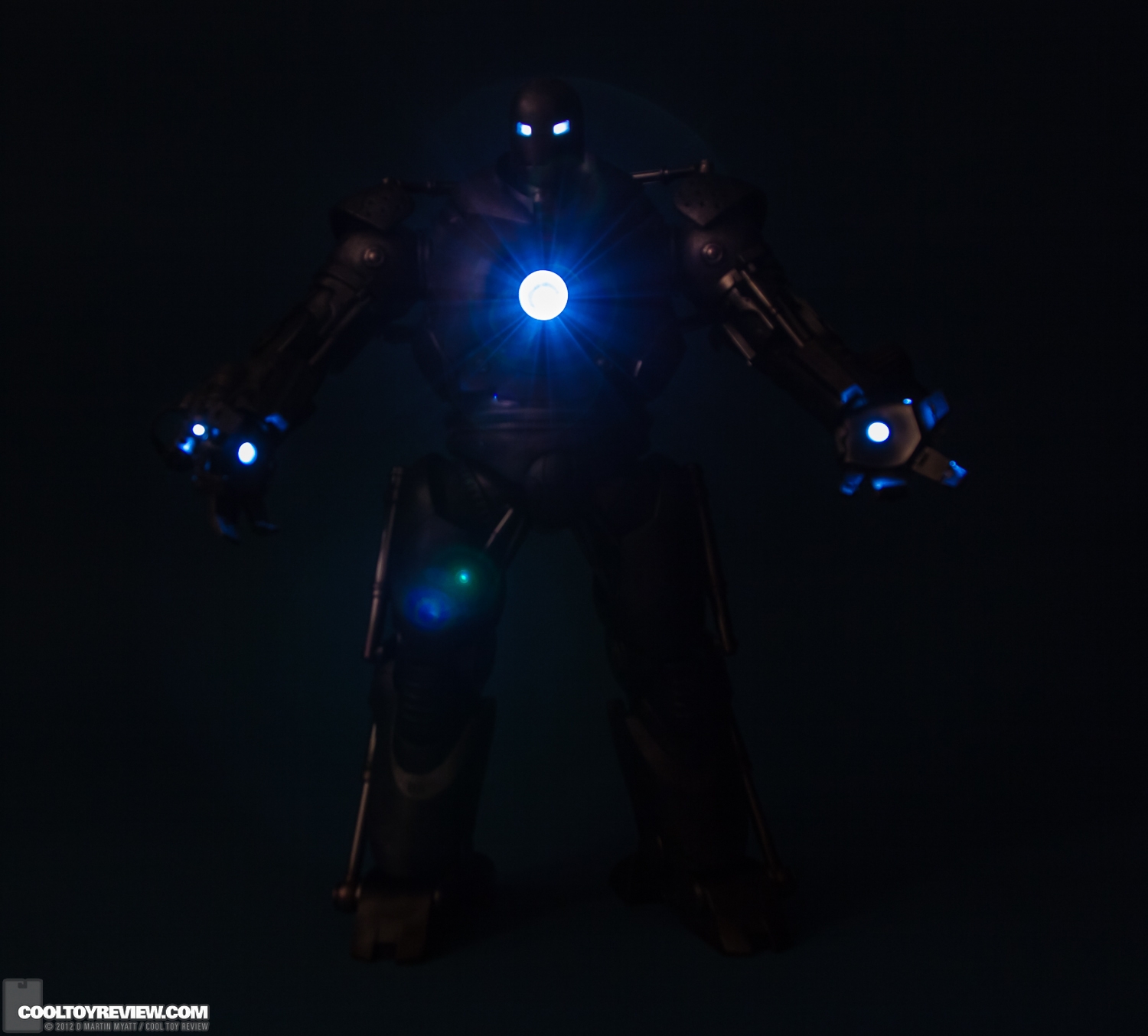 Iron_Monger_Hot_Toys_Iron_Man-35.jpg
