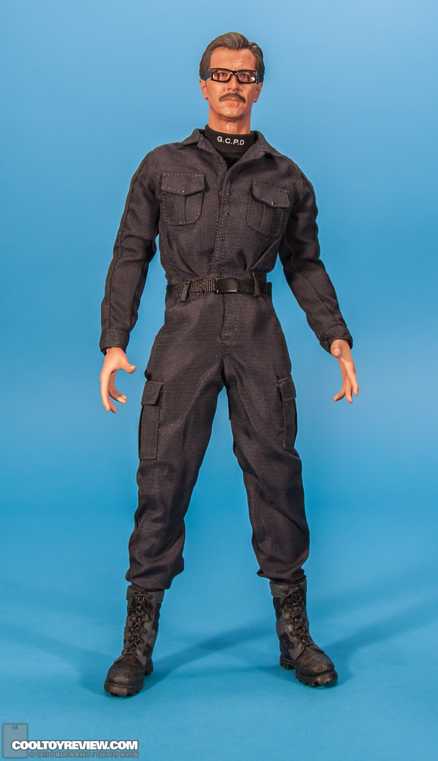 Lt_Jim_Gordon_Dark_Knight_Hot_Toys-01.jpg