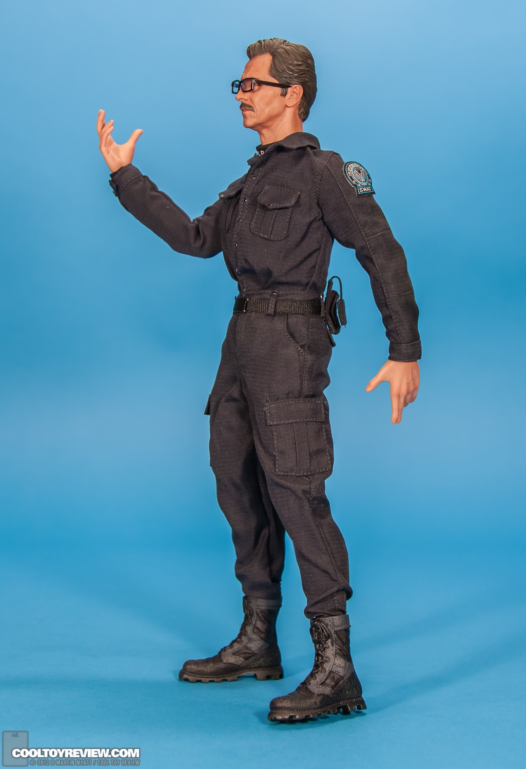Lt_Jim_Gordon_Dark_Knight_Hot_Toys-03.jpg
