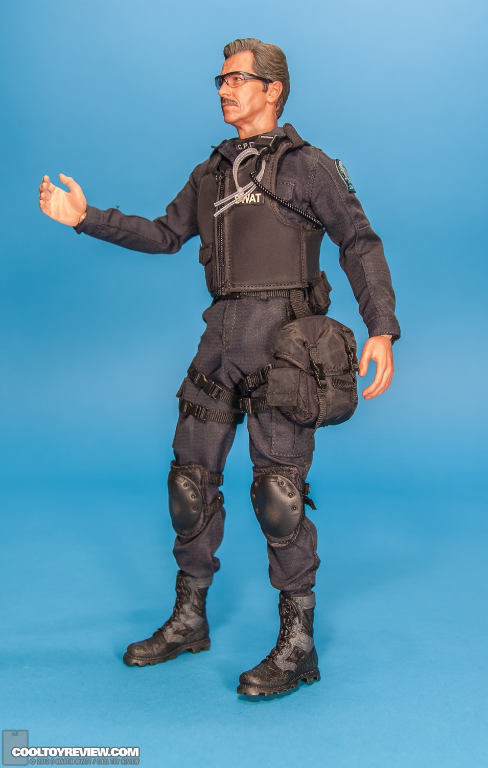 Lt_Jim_Gordon_Dark_Knight_Hot_Toys-07.jpg