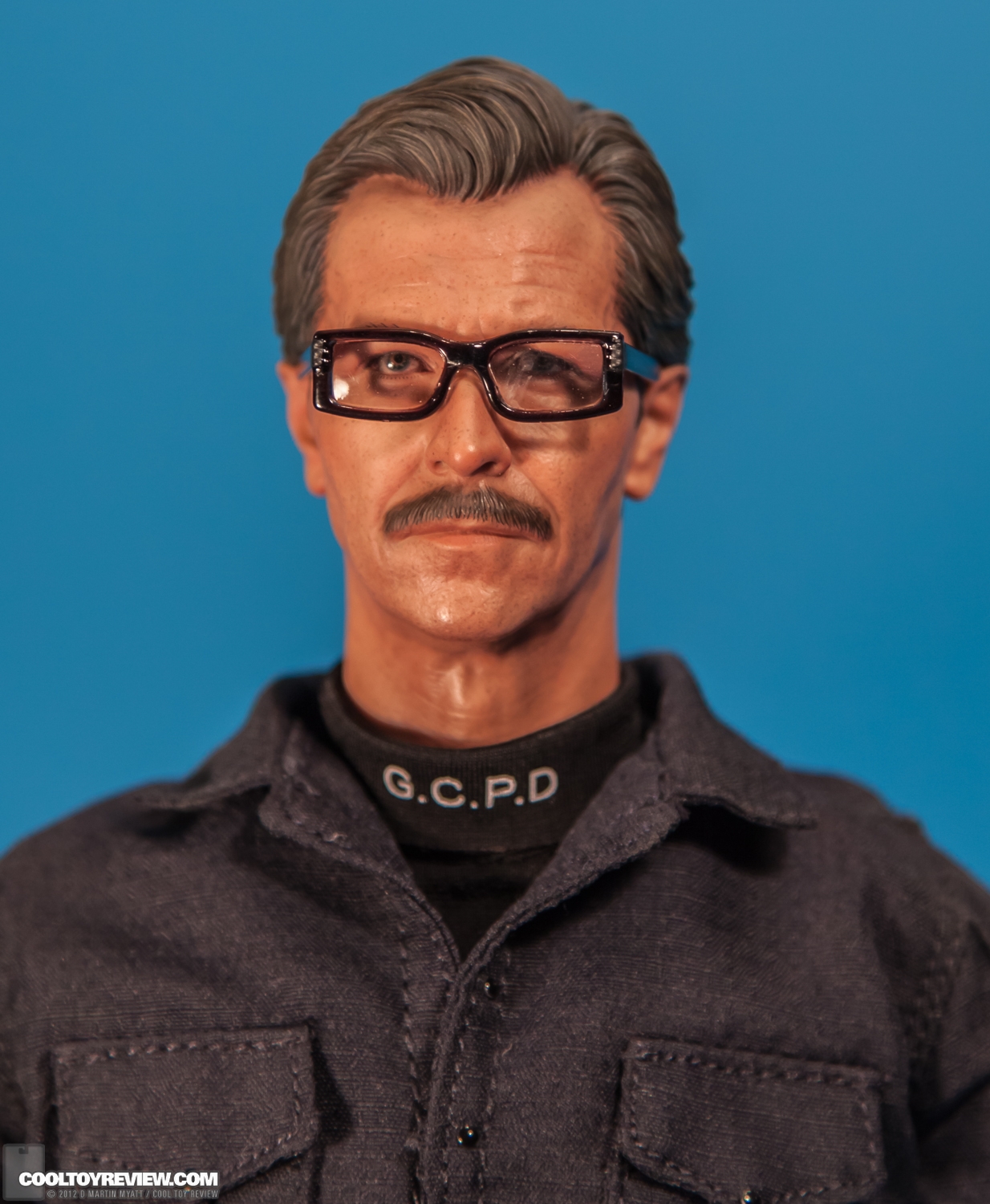 Lt_Jim_Gordon_Dark_Knight_Hot_Toys-13.jpg