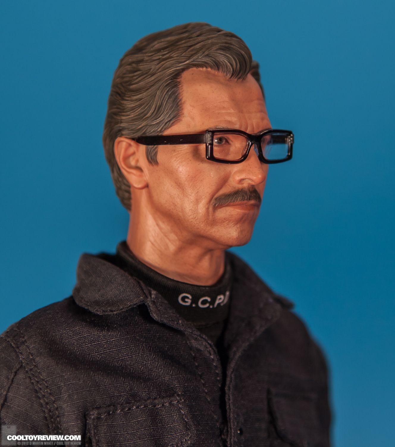 Lt_Jim_Gordon_Dark_Knight_Hot_Toys-14.jpg
