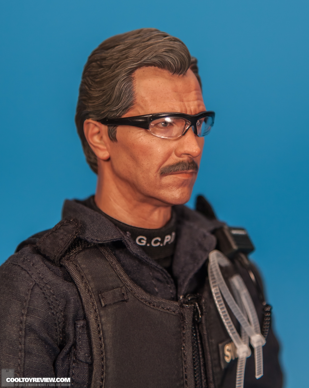 Lt_Jim_Gordon_Dark_Knight_Hot_Toys-18.jpg