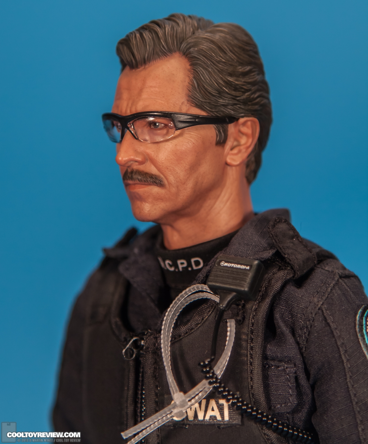 Lt_Jim_Gordon_Dark_Knight_Hot_Toys-19.jpg