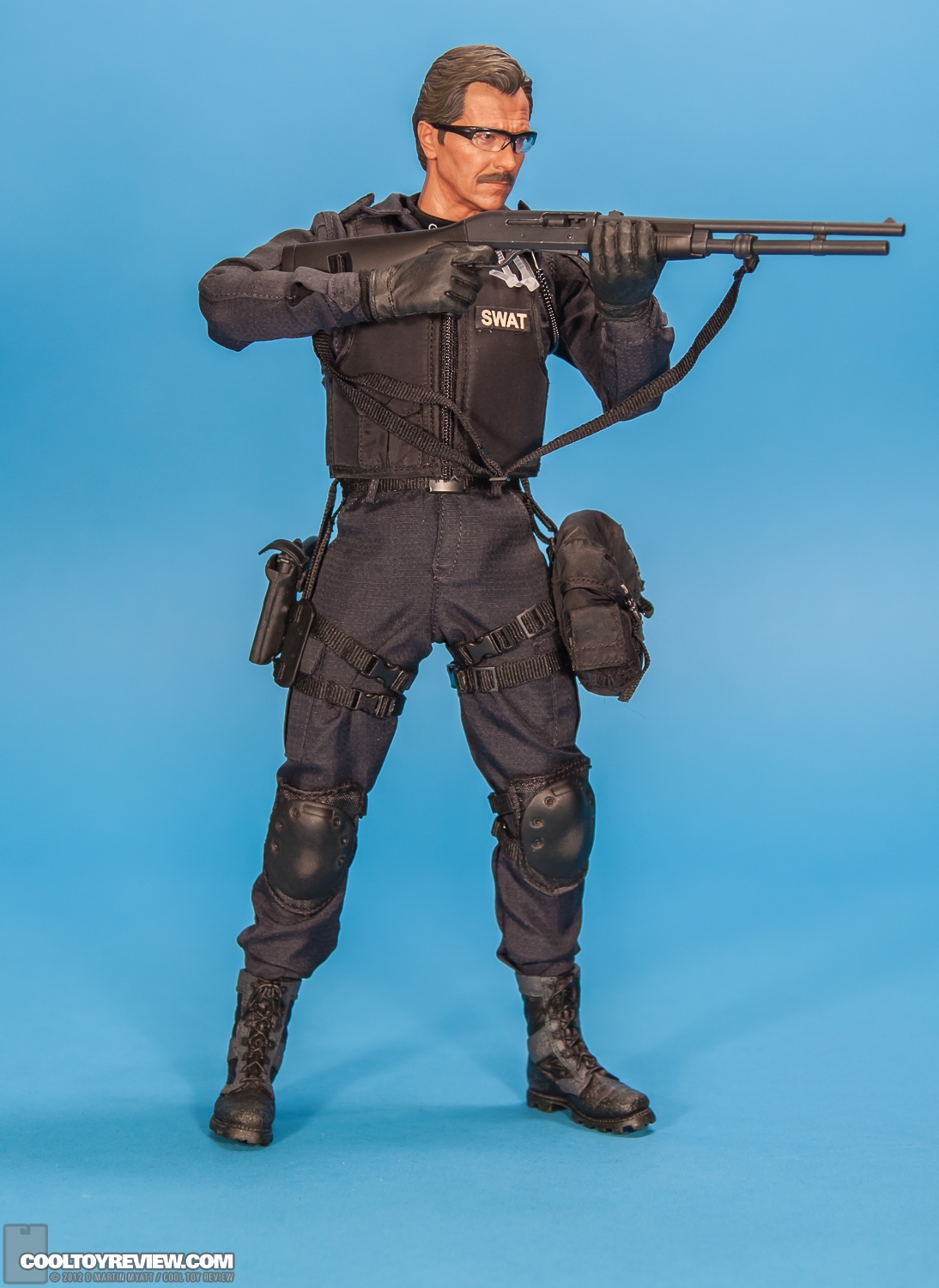Lt_Jim_Gordon_Dark_Knight_Hot_Toys-32.jpg