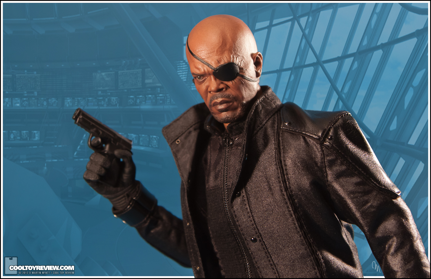 Nick_Fury_Avengers_Hot_Toys-36.jpg
