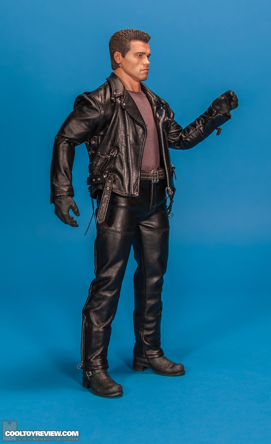 T-800_T2_DX10_Terminator_Hot_Toys-02.jpg
