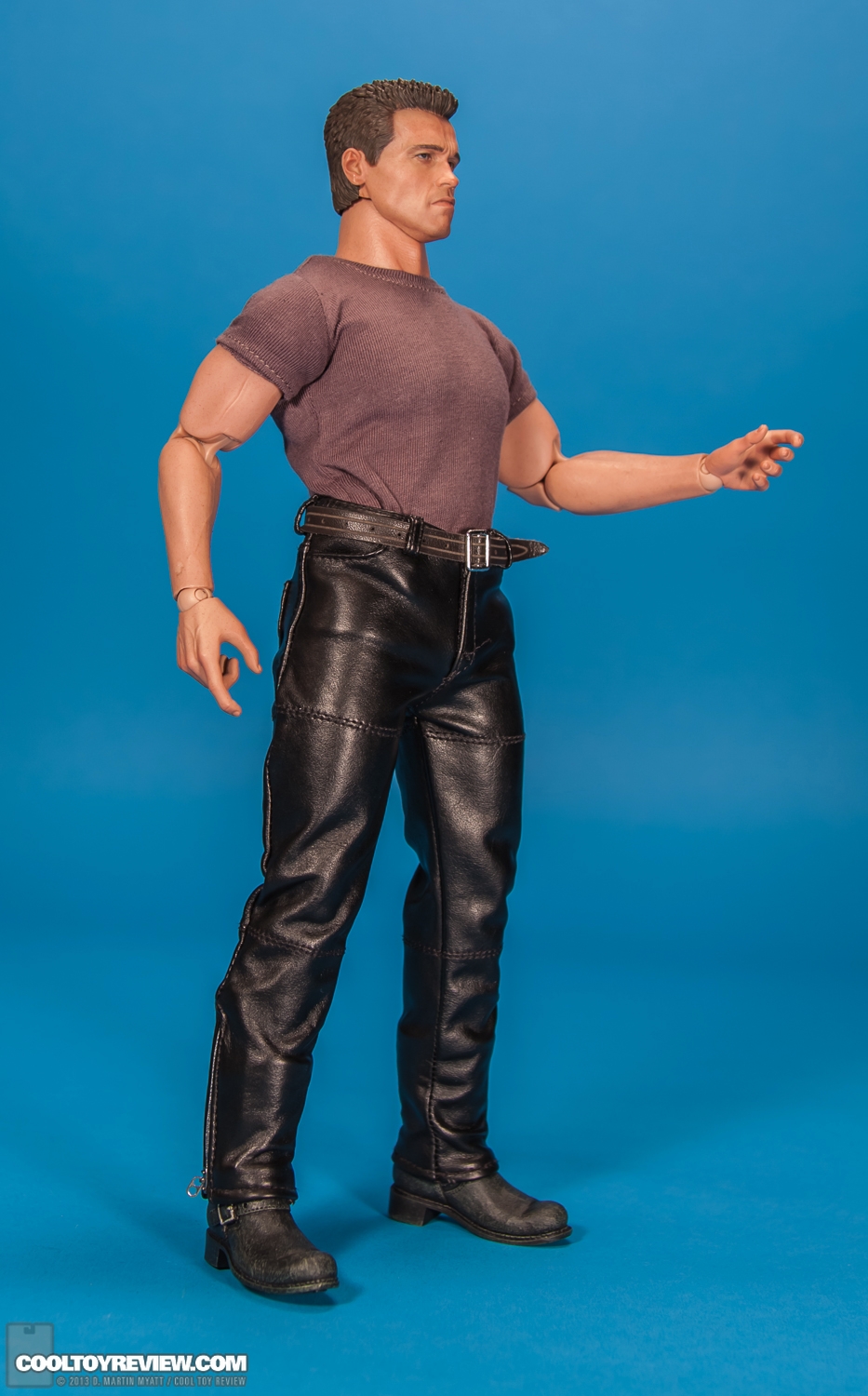 T-800_T2_DX10_Terminator_Hot_Toys-06.jpg