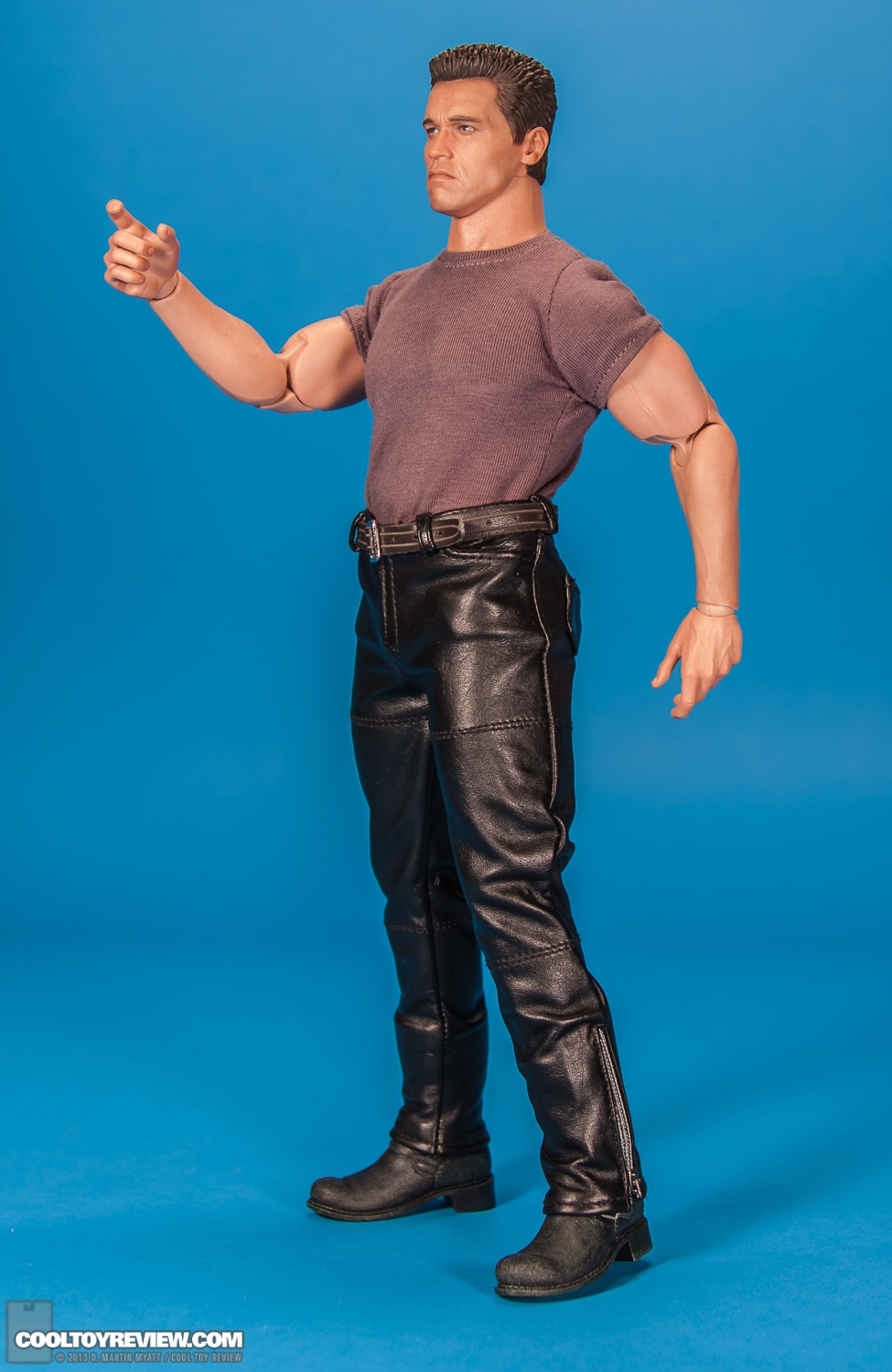 T-800_T2_DX10_Terminator_Hot_Toys-07.jpg