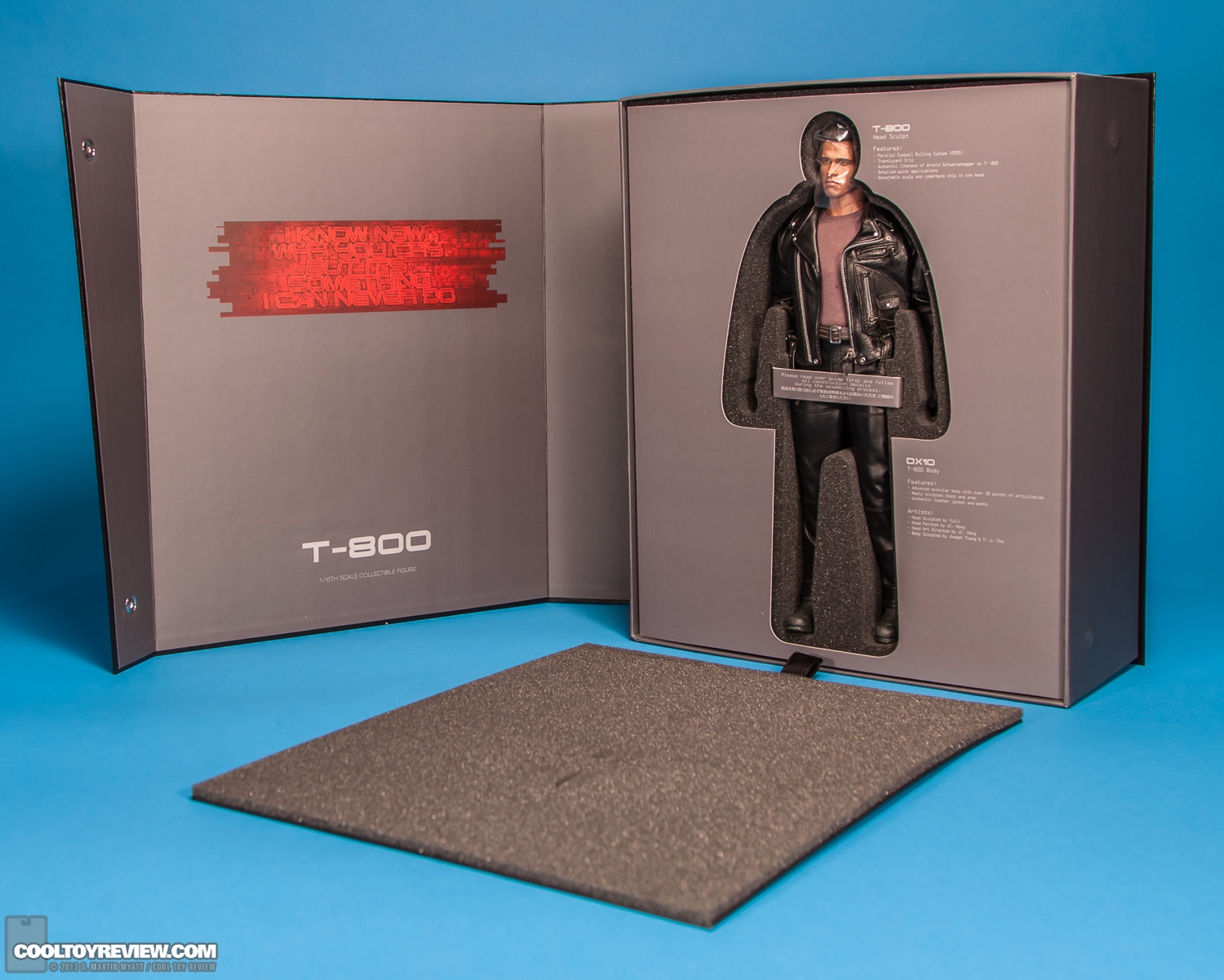 T-800_T2_DX10_Terminator_Hot_Toys-60.jpg