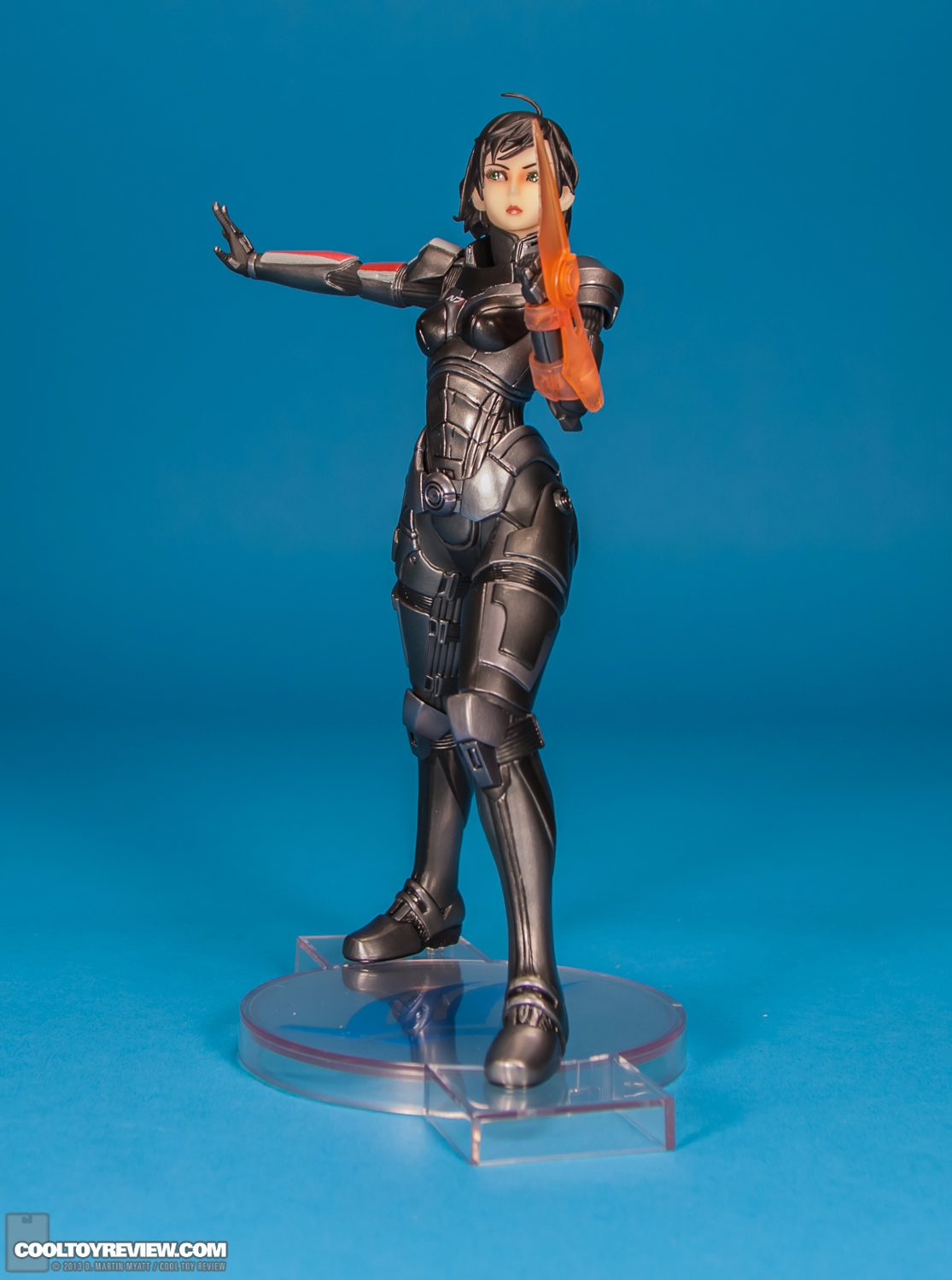 Commander_Shepard_Mass_Effect_Bishoujo_BioWare_Edition_Kotobukiya-07.jpg