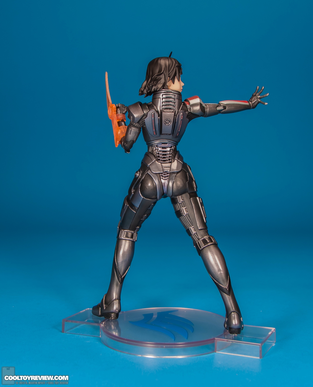 Commander_Shepard_Mass_Effect_Bishoujo_BioWare_Edition_Kotobukiya-08.jpg