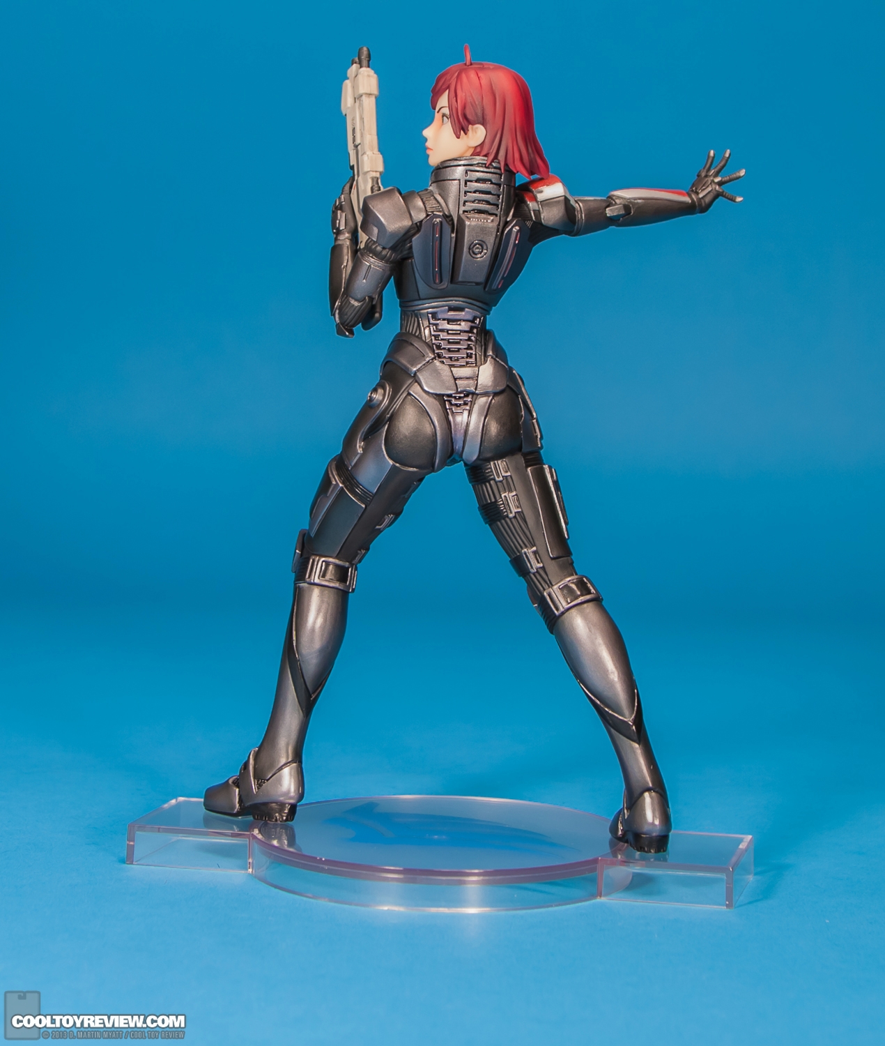 Commander_Shepard_Mass_Effect_Bishoujo_Kotobukiya-08.jpg
