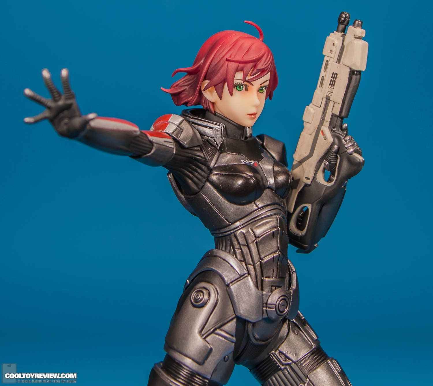 Commander_Shepard_Mass_Effect_Bishoujo_Kotobukiya-10.jpg