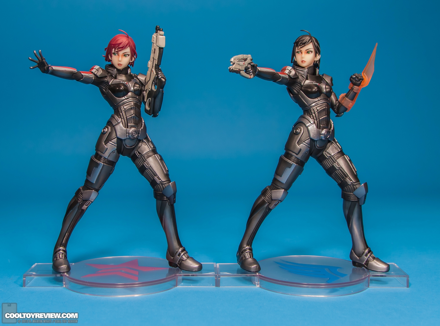 Commander_Shepard_Mass_Effect_Bishoujo_Kotobukiya-18.jpg