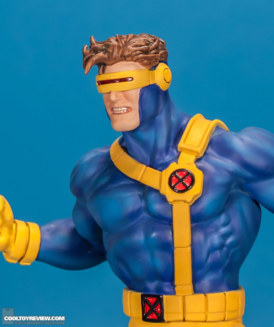 Cyclops_X-Men_Fine_Art_Statue_Kotobukiya-07.jpg