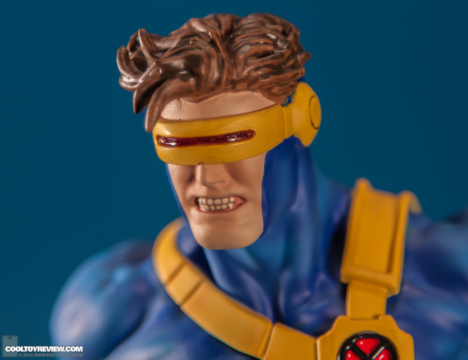 Cyclops_X-Men_Fine_Art_Statue_Kotobukiya-13.jpg