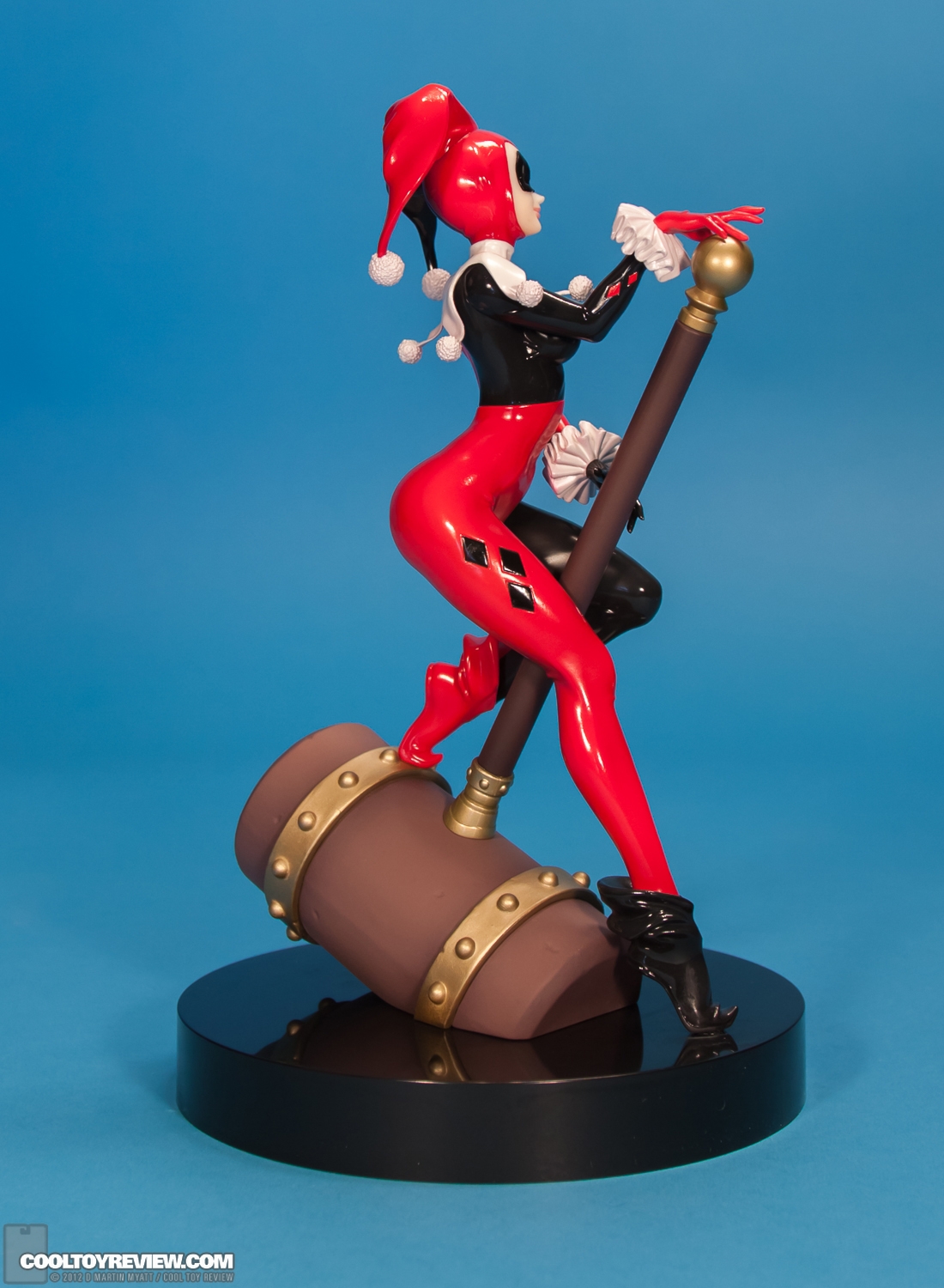 Harley_Quinn_DC_Comics_Bishoujo_Statue_Kotobukiya-02.jpg