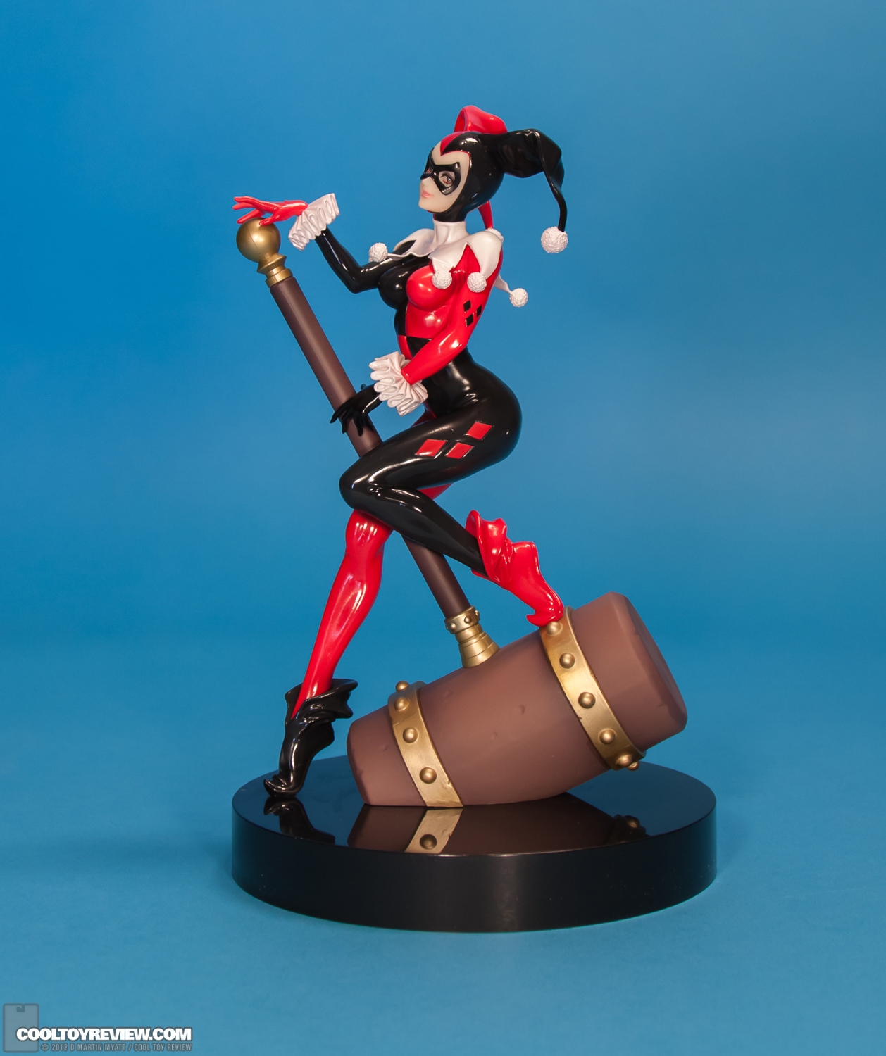Harley_Quinn_DC_Comics_Bishoujo_Statue_Kotobukiya-03.jpg