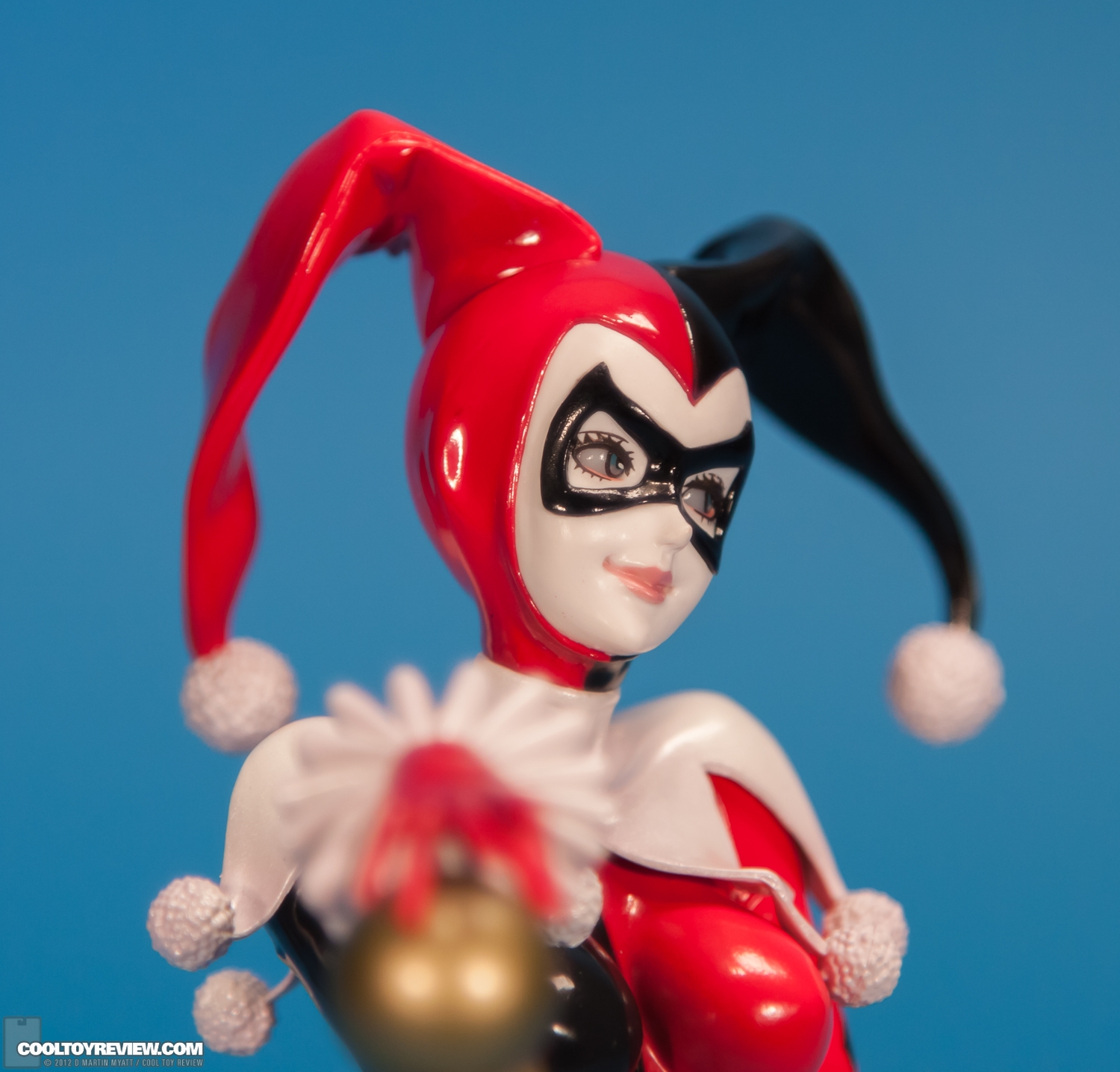 Harley_Quinn_DC_Comics_Bishoujo_Statue_Kotobukiya-06.jpg