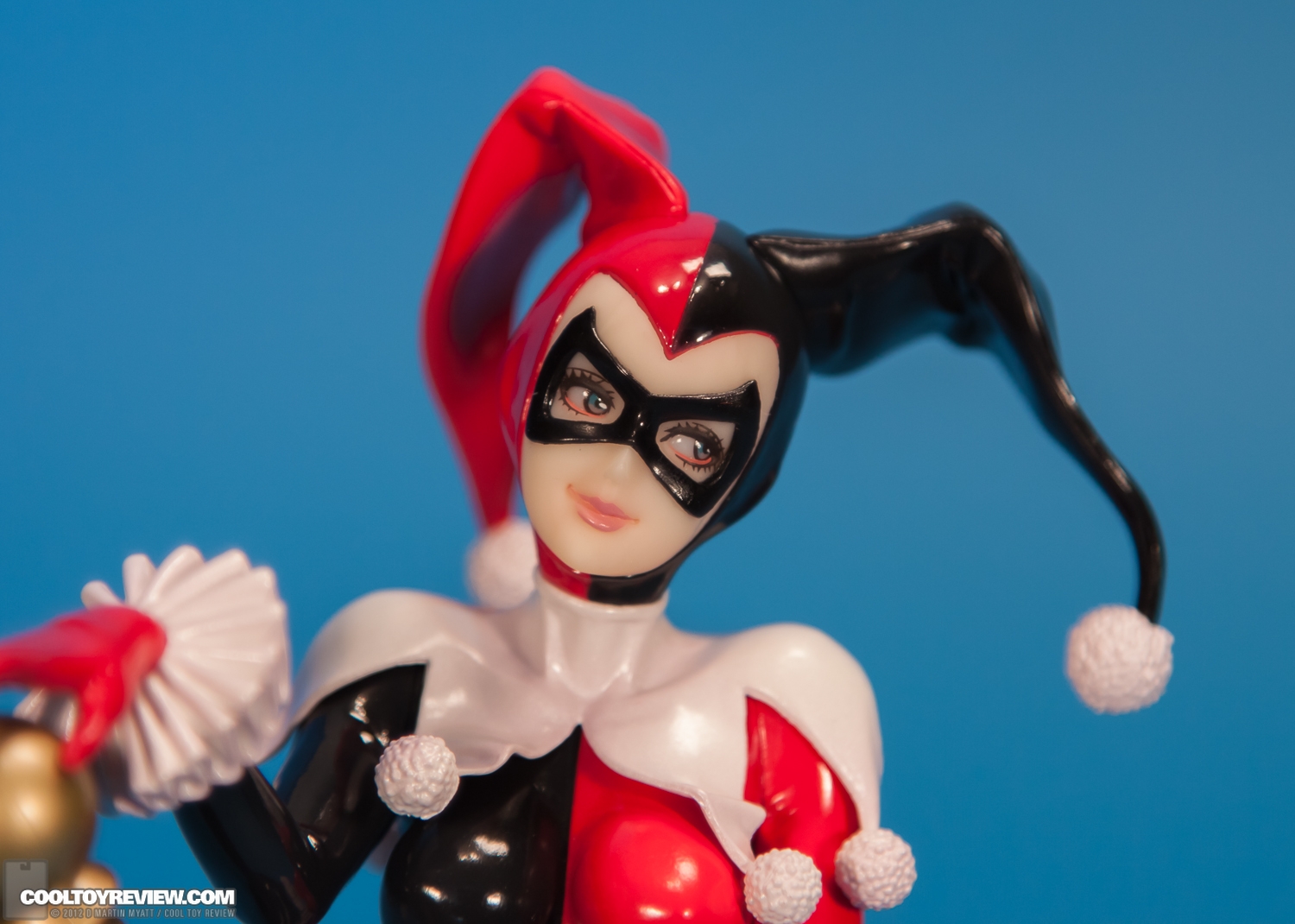 Harley_Quinn_DC_Comics_Bishoujo_Statue_Kotobukiya-09.jpg