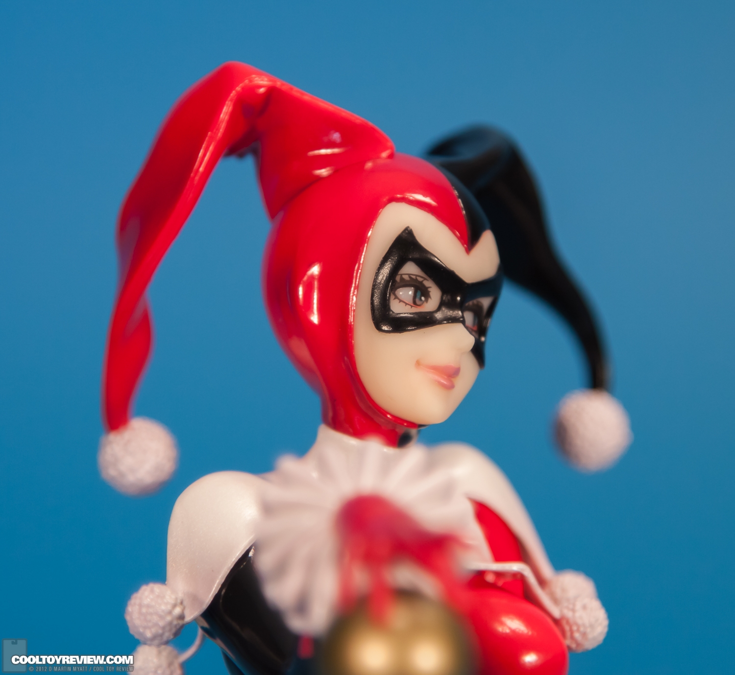 Harley_Quinn_DC_Comics_Bishoujo_Statue_Kotobukiya-10.jpg