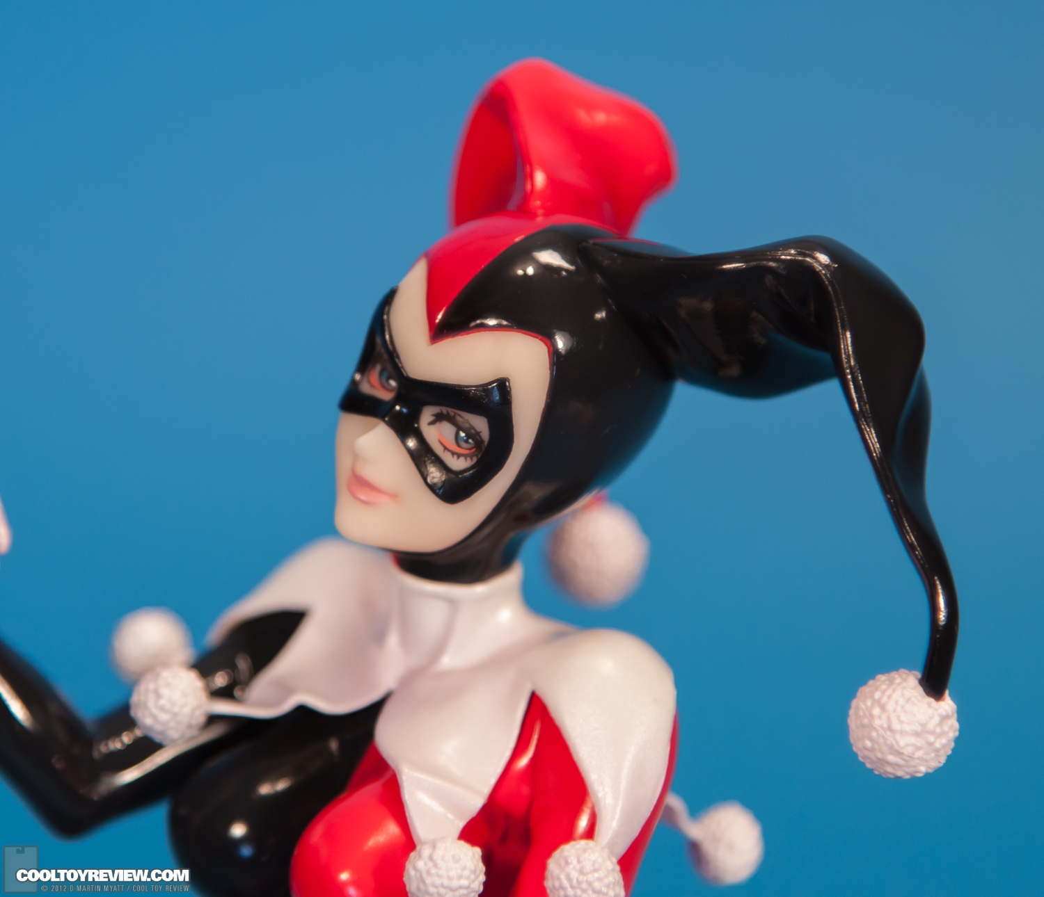 Harley_Quinn_DC_Comics_Bishoujo_Statue_Kotobukiya-11.jpg