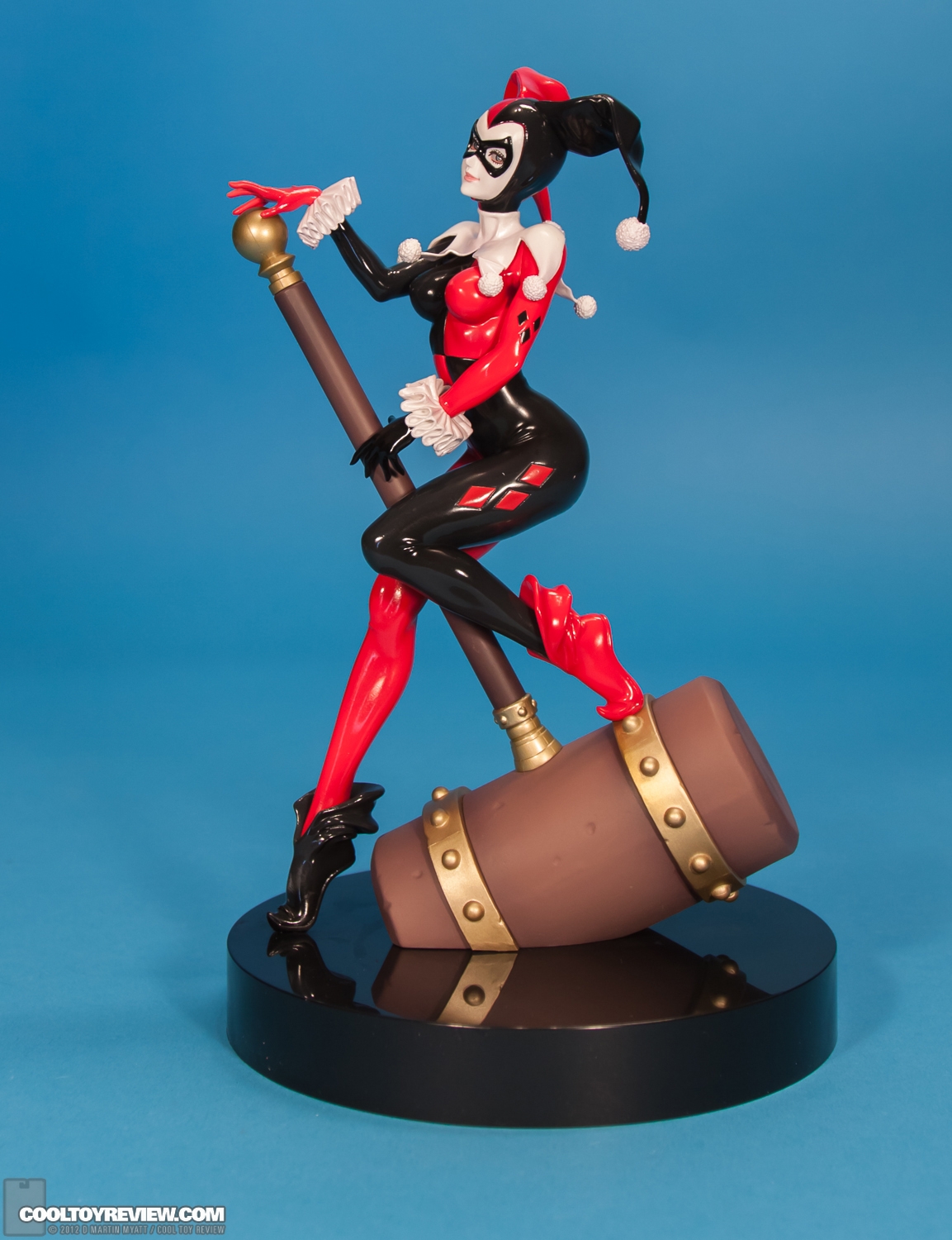 Harley_Quinn_DC_Comics_Bishoujo_Statue_Kotobukiya-19.jpg
