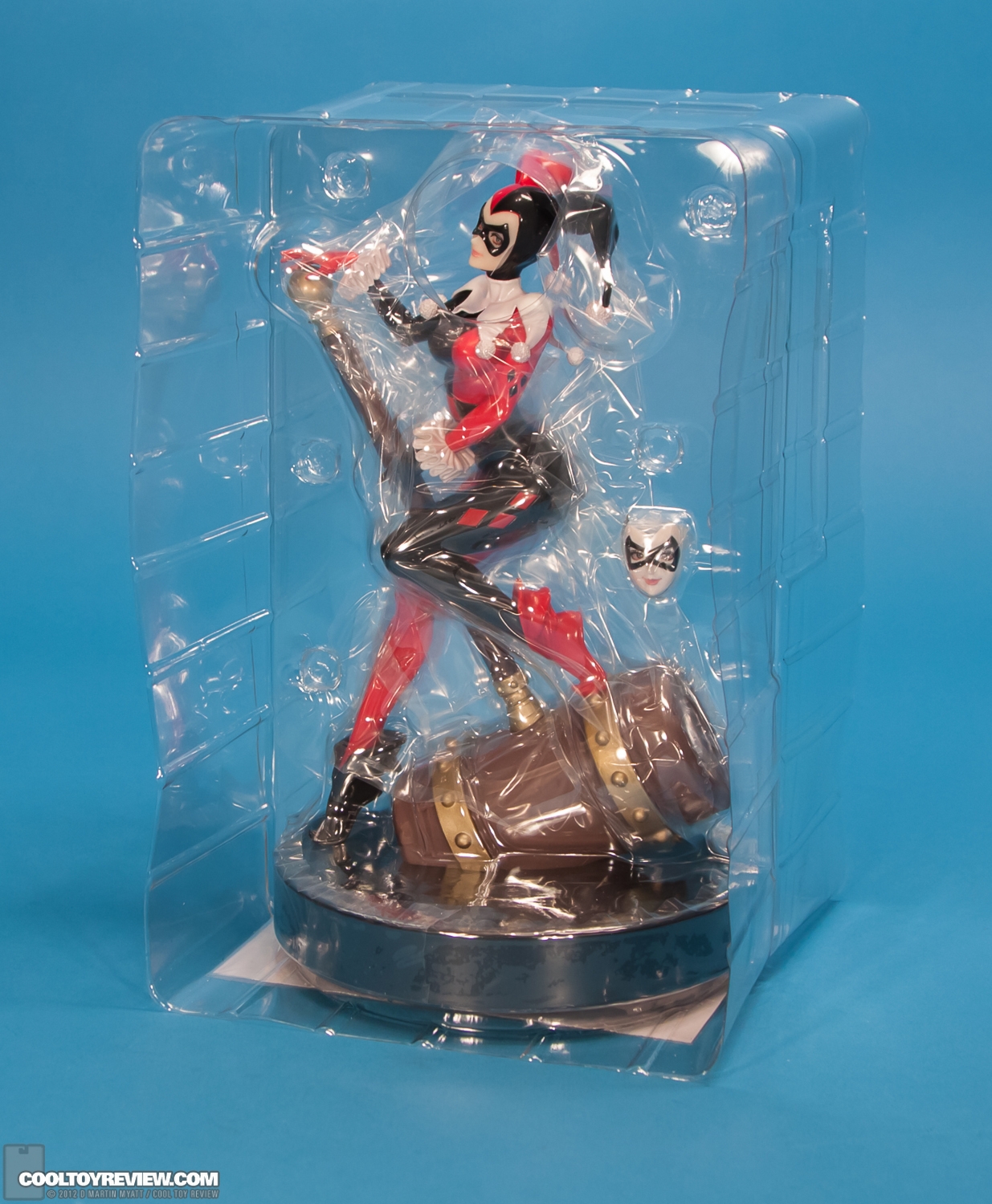 Harley_Quinn_DC_Comics_Bishoujo_Statue_Kotobukiya-27.jpg