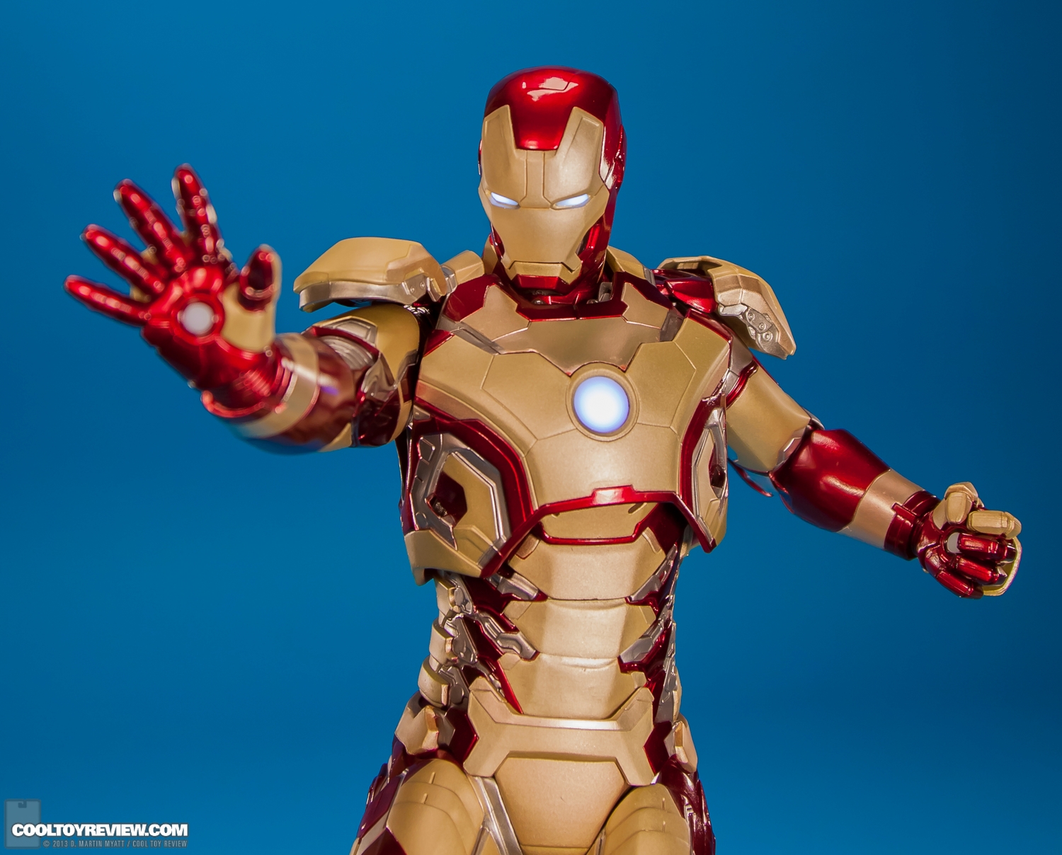 Iron-Man-3-Mark-XLII-ARTFX-Statue-Kotobukiya-005.jpg