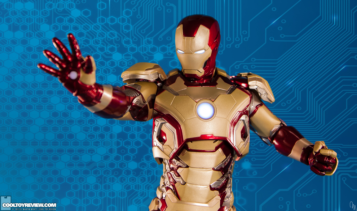 Iron-Man-3-Mark-XLII-ARTFX-Statue-Kotobukiya-018.jpg