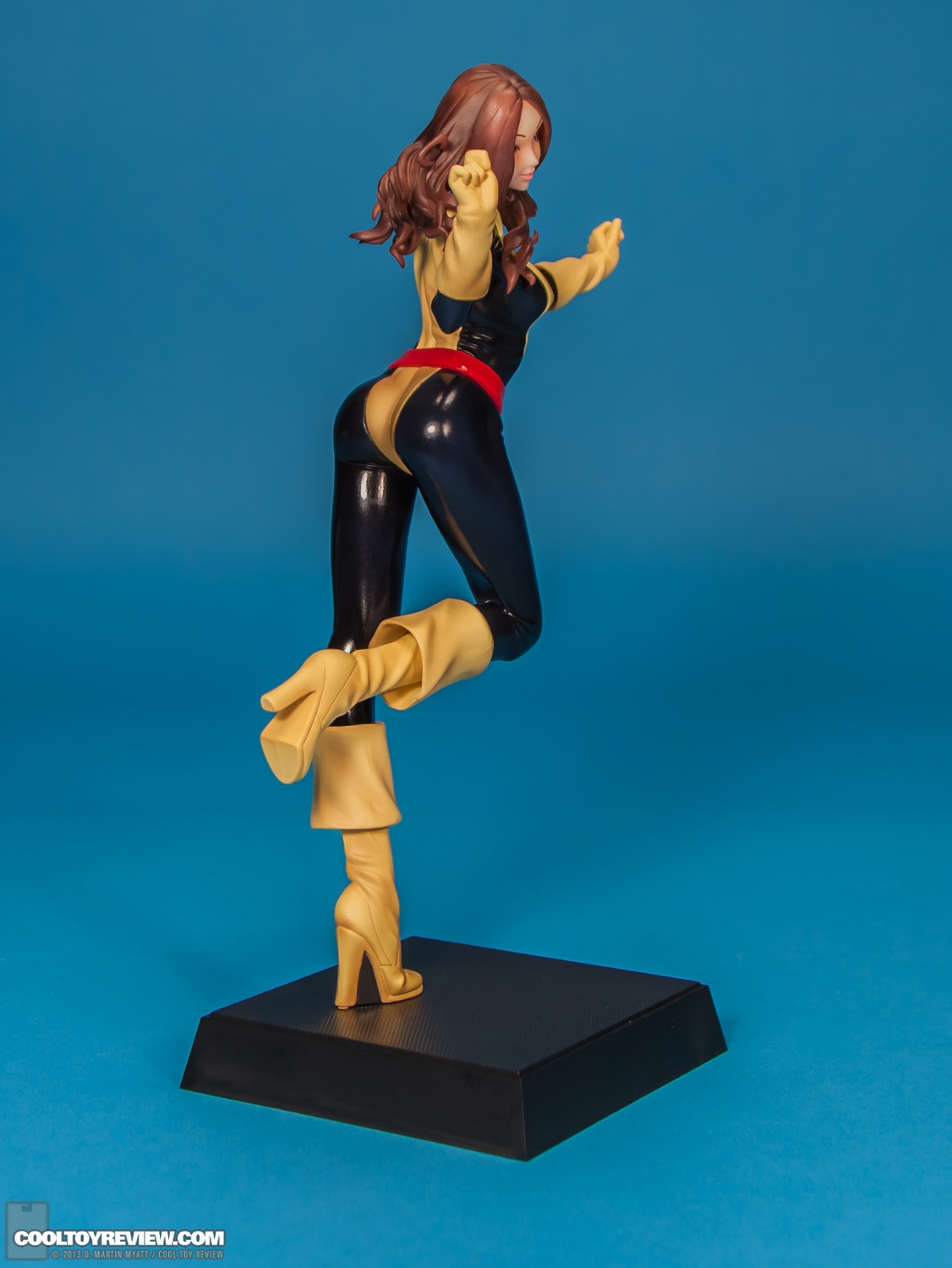 Kitty_Pryde_X-Men_Marvel_Bishoujo_Statue_Kotobukiya-002.jpg