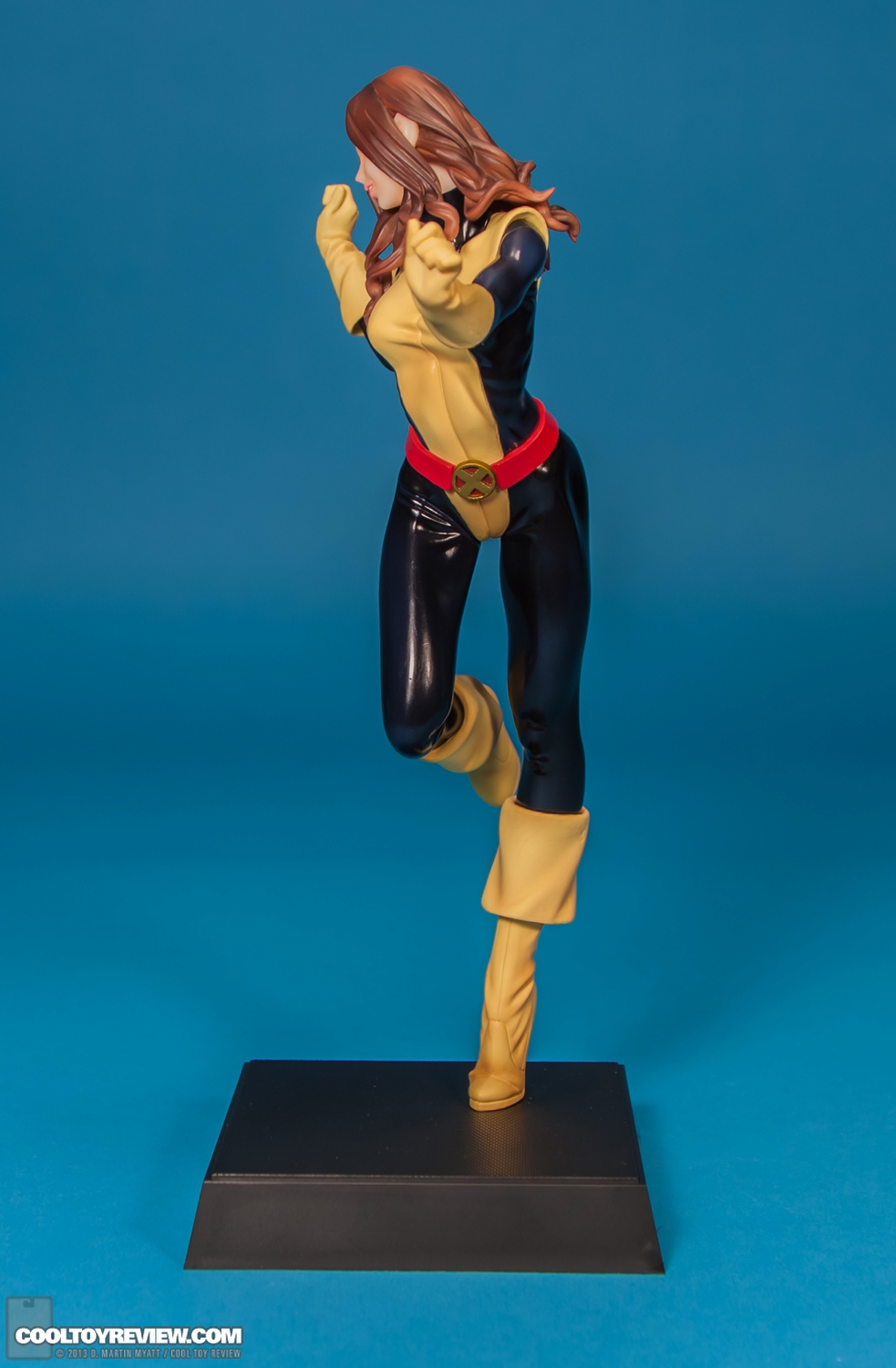 Kitty_Pryde_X-Men_Marvel_Bishoujo_Statue_Kotobukiya-003.jpg