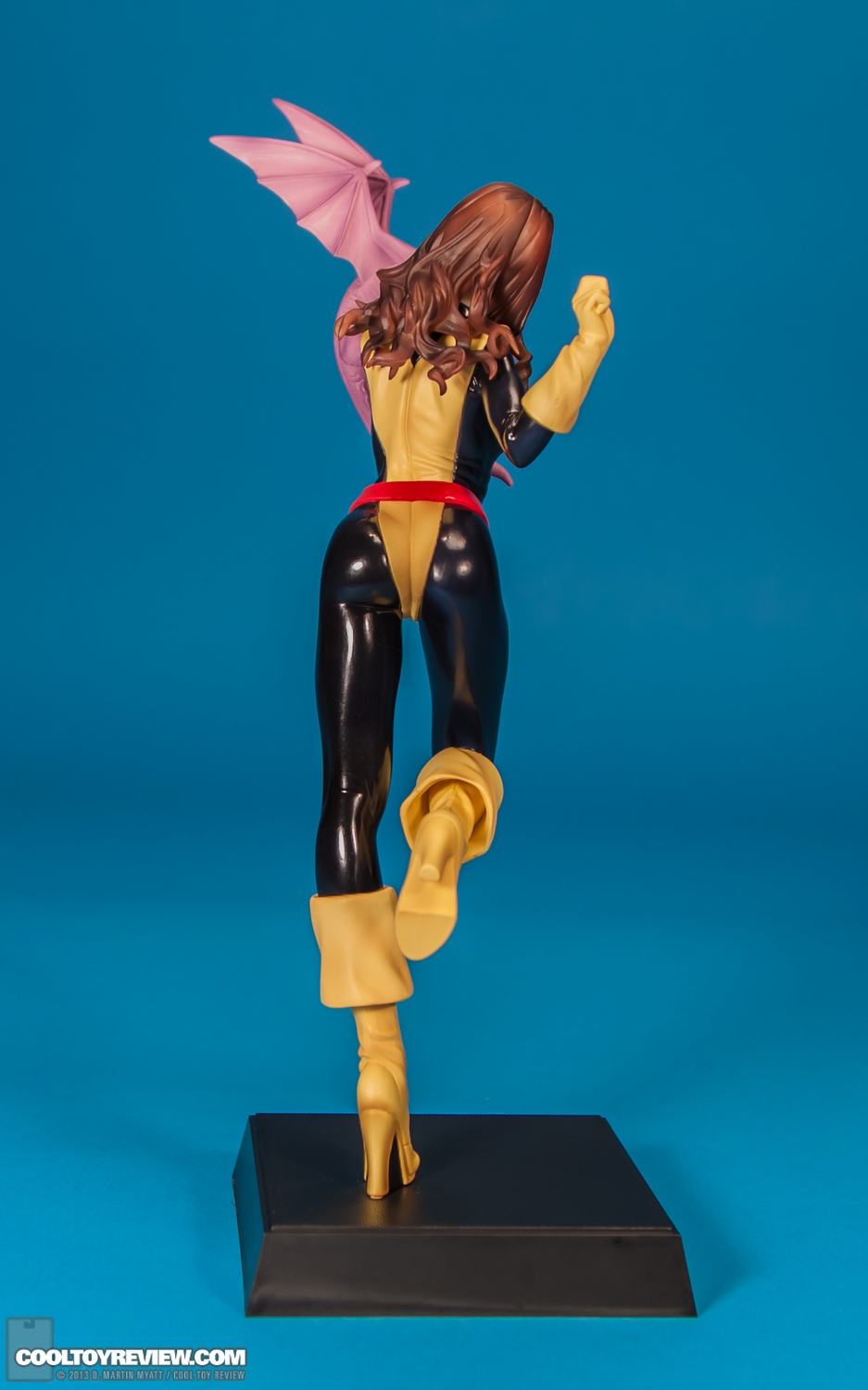 Kitty_Pryde_X-Men_Marvel_Bishoujo_Statue_Kotobukiya-008.jpg