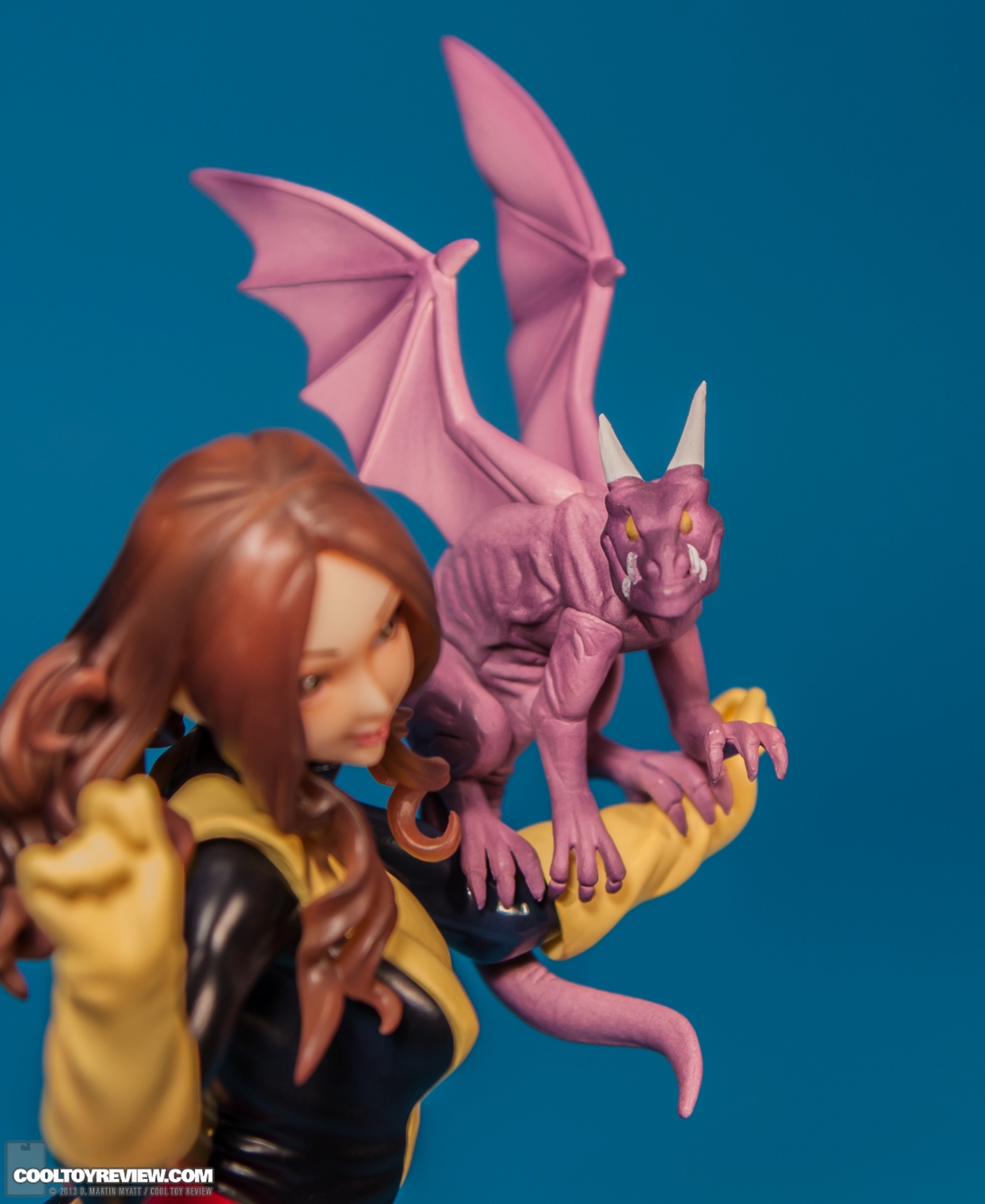 Kitty_Pryde_X-Men_Marvel_Bishoujo_Statue_Kotobukiya-013.jpg