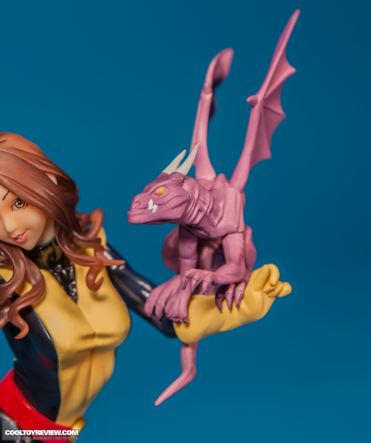 Kitty_Pryde_X-Men_Marvel_Bishoujo_Statue_Kotobukiya-015.jpg