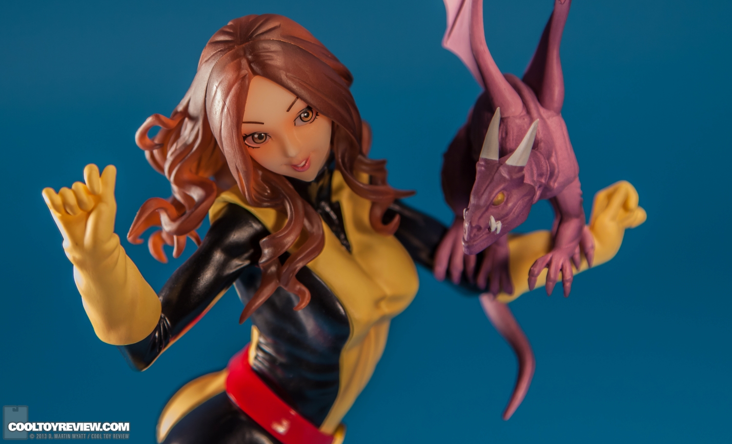 Kitty_Pryde_X-Men_Marvel_Bishoujo_Statue_Kotobukiya-017.jpg