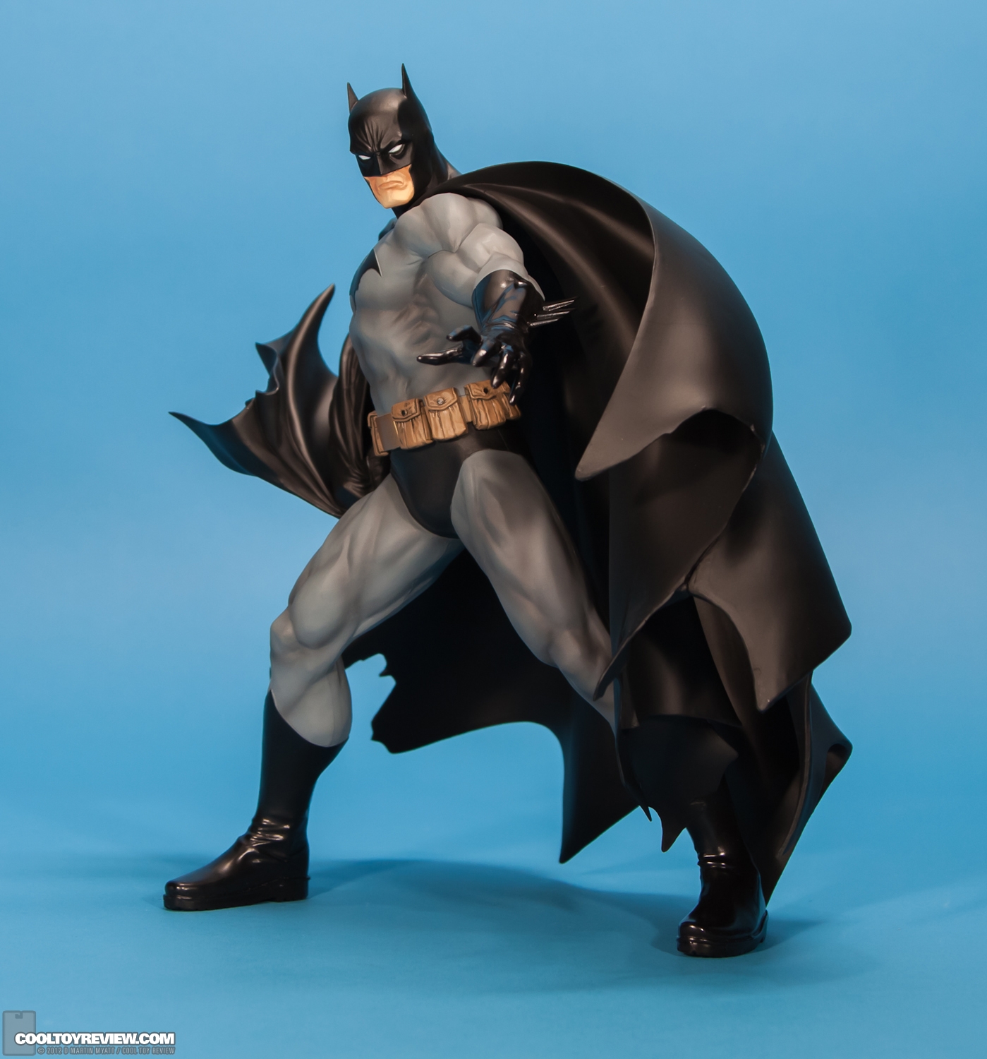 Kotobukiya_Batman_ARTFX_Black_Version-03.jpg