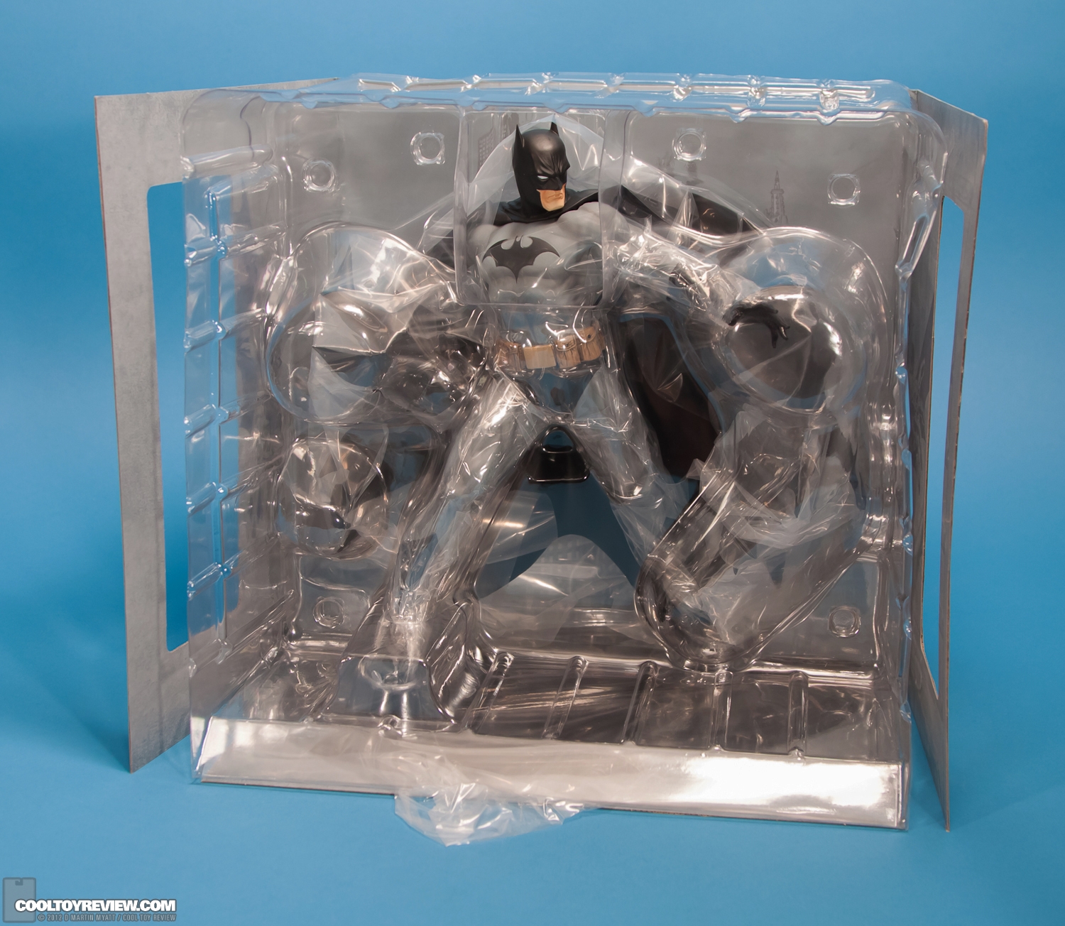 Kotobukiya_Batman_ARTFX_Black_Version-31.jpg