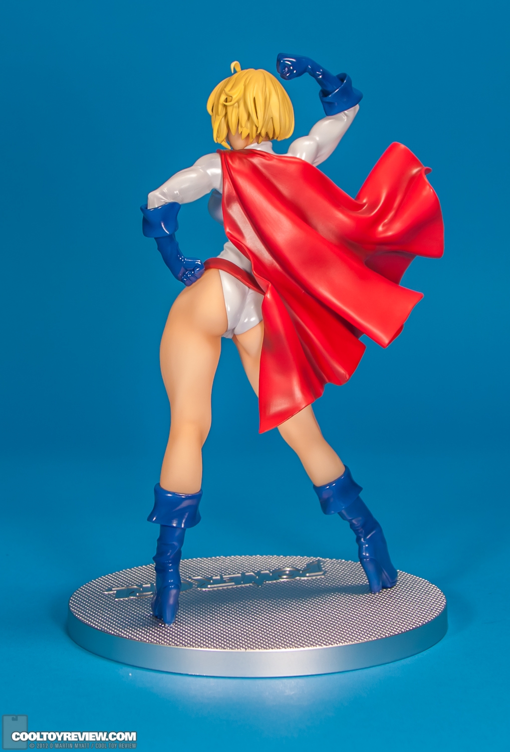 Power_Girl_DC_Comics_Bishoujo_Kotobukiya-04.jpg